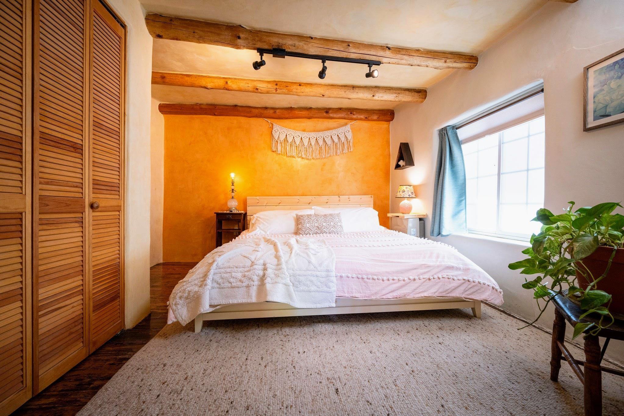 Ranchos De Taos, New Mexico, 87557, United States, 3 Bedrooms Bedrooms, ,3 BathroomsBathrooms,Residential,For Sale,1688394