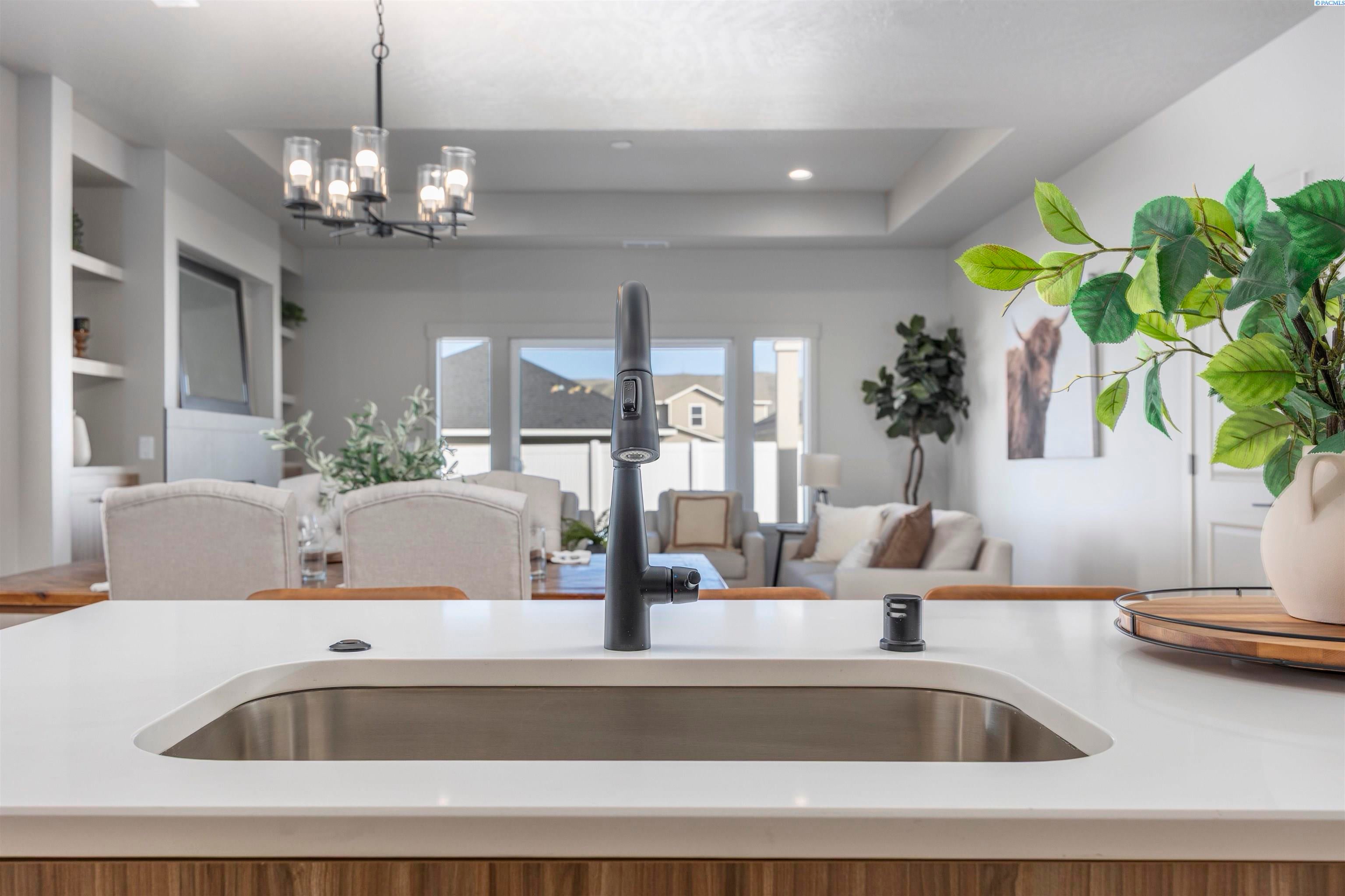 Richland, Washington, 99352, United States, 3 Bedrooms Bedrooms, ,3 BathroomsBathrooms,Residential,For Sale,1976143