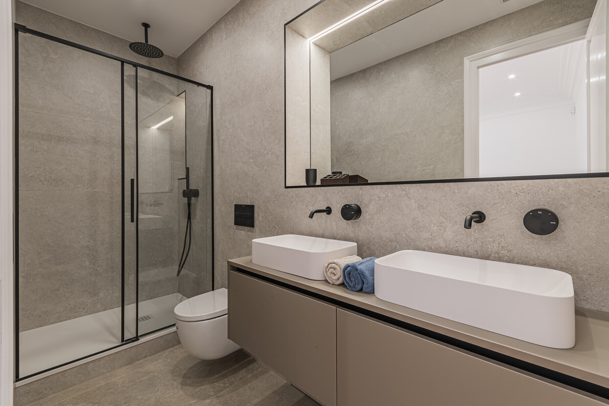  Exclusive brand new home in a regal estate on Mallorca Street - 物件實景