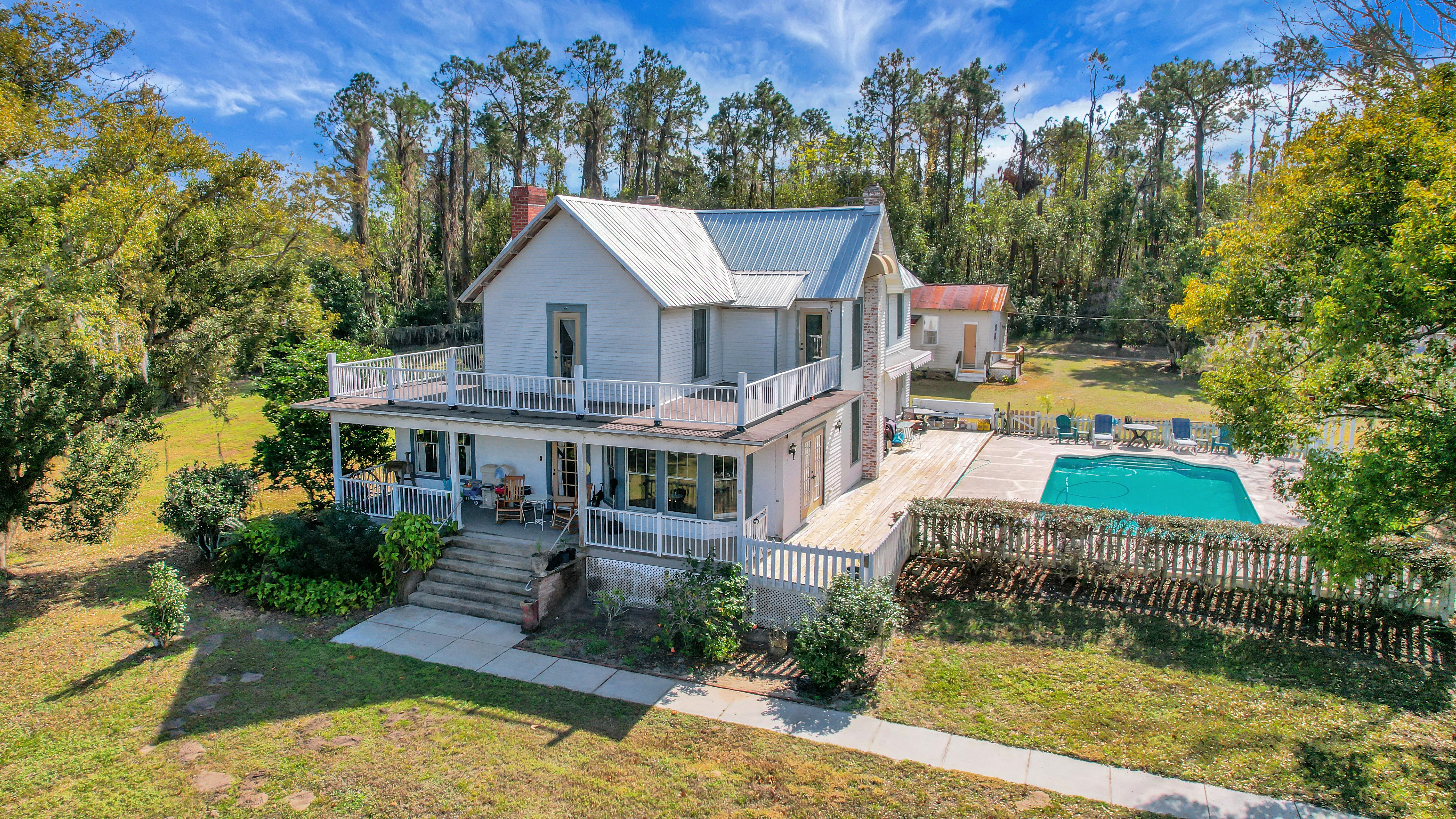 Yalaha, Florida, 34797, United States, 5 Bedrooms Bedrooms, ,4 BathroomsBathrooms,Residential,For Sale,1975837