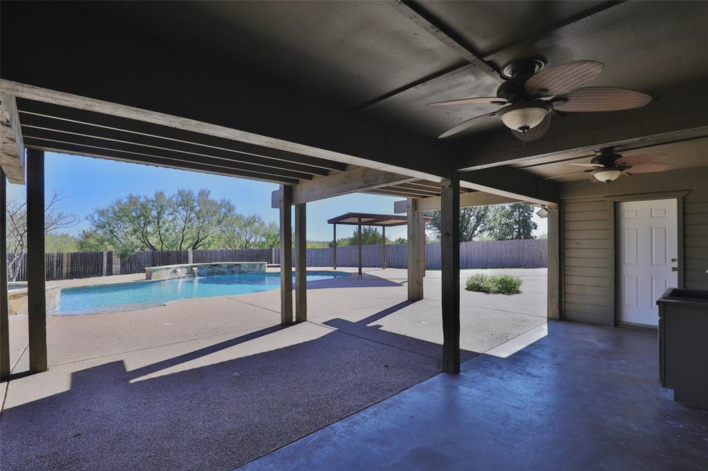 Winters, Texas, 79567, United States, 4 Bedrooms Bedrooms, ,4 BathroomsBathrooms,Residential,For Sale,1988007