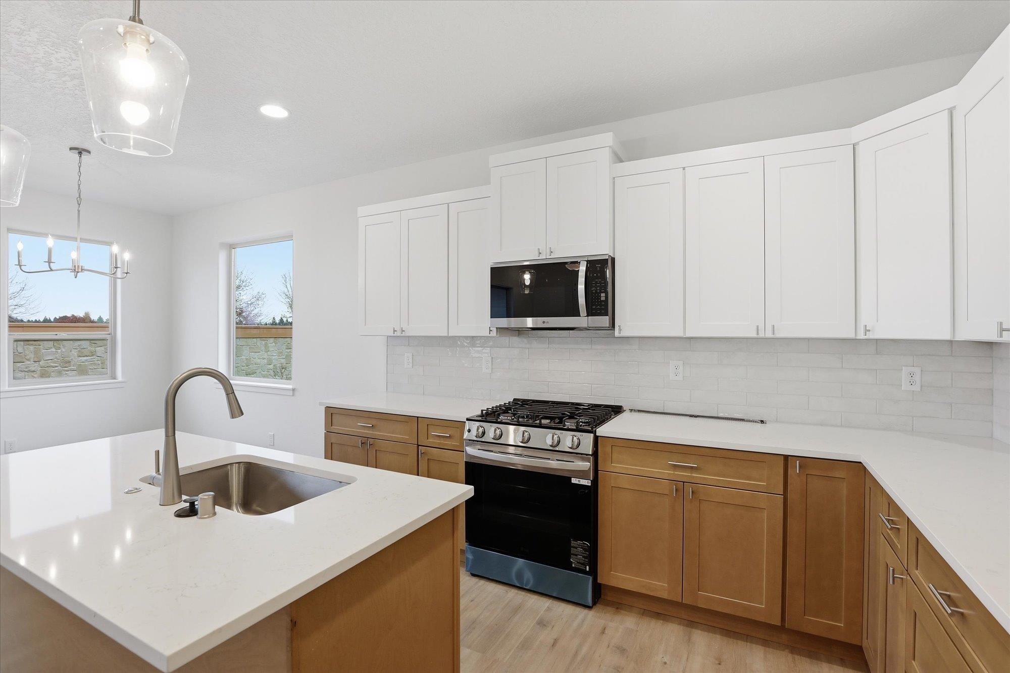 Deer Park, Washington, 99006, United States, 3 Bedrooms Bedrooms, ,2 BathroomsBathrooms,Residential,For Sale,1992798