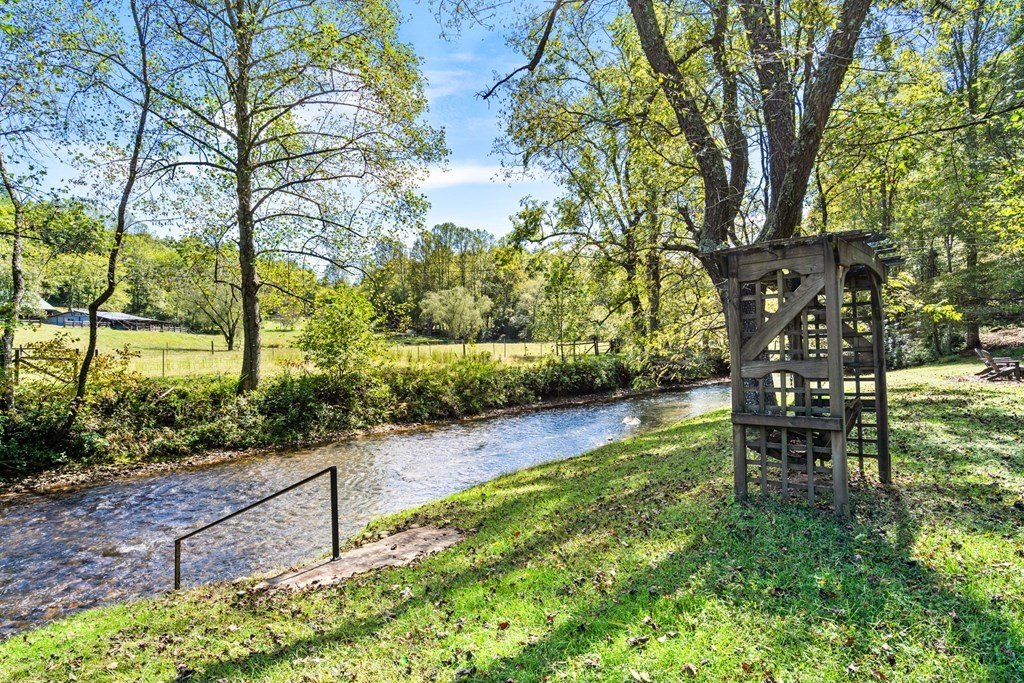 Murphy, North Carolina, 28906, United States, 3 Bedrooms Bedrooms, ,3 BathroomsBathrooms,Residential,For Sale,1982645