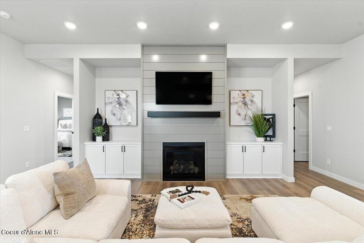 Coeur d'Alene, Idaho, 83815, United States, 4 Bedrooms Bedrooms, ,3 BathroomsBathrooms,Residential,For Sale,2009253