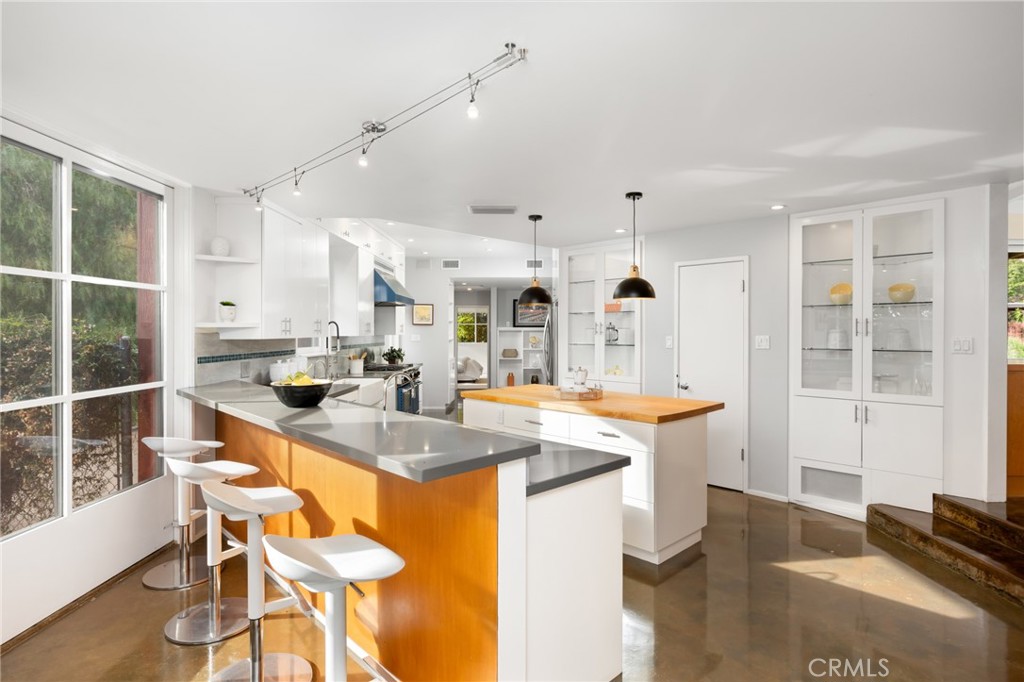 Sierra Madre, California, 91024, United States, 5 Bedrooms Bedrooms, ,2 BathroomsBathrooms,Residential,For Sale,1777104