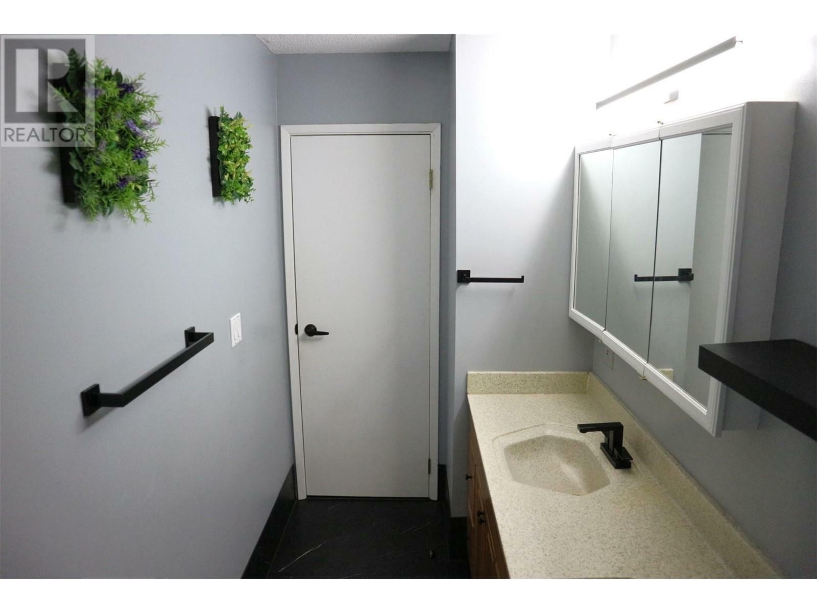 SICAMOUS, British Columbia, V0E 2V1, CA, 5 Bedrooms Bedrooms, ,2 BathroomsBathrooms,Residential,For Sale,1838674