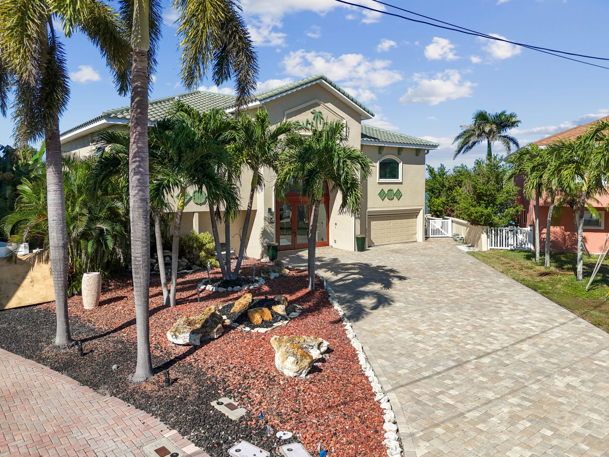 Madeira Beach, Florida, 33708, United States, 6 Bedrooms Bedrooms, ,6 BathroomsBathrooms,Residential,For Sale,1975666