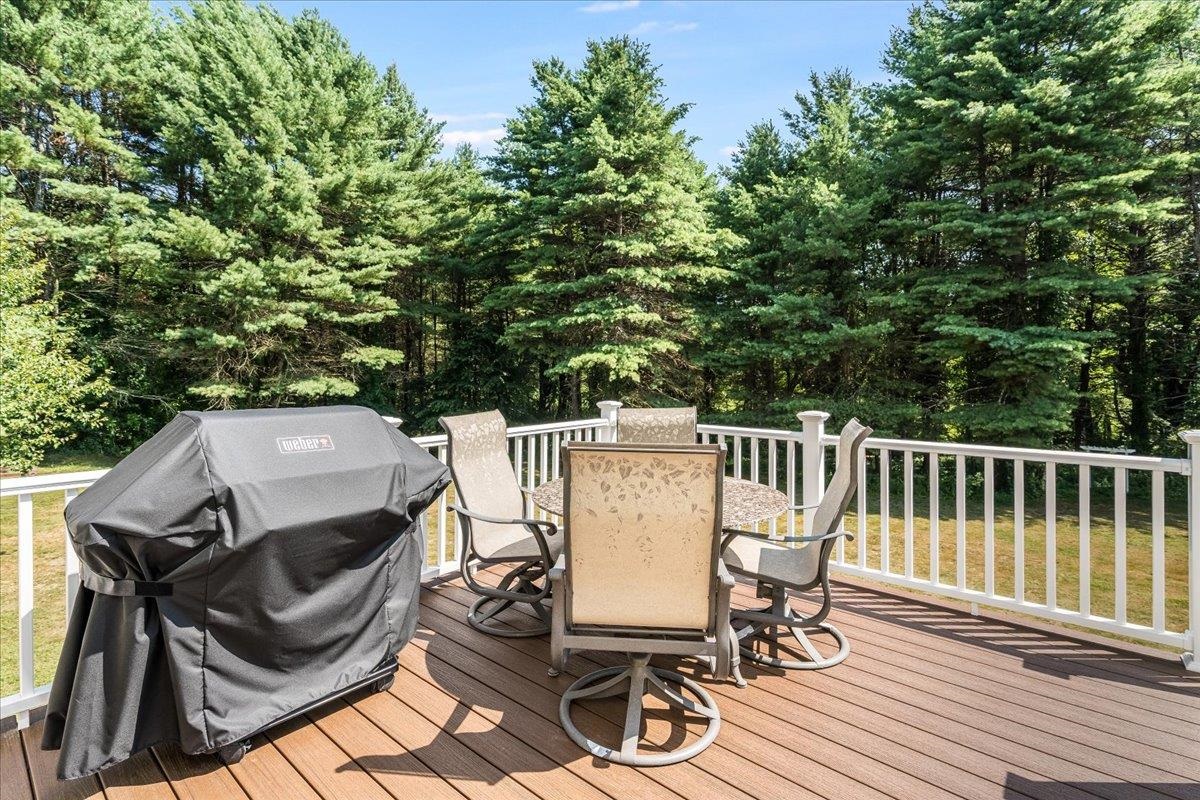 Bedford, New Hampshire, 03110, United States, 4 Bedrooms Bedrooms, ,3 BathroomsBathrooms,Residential,For Sale,1940392