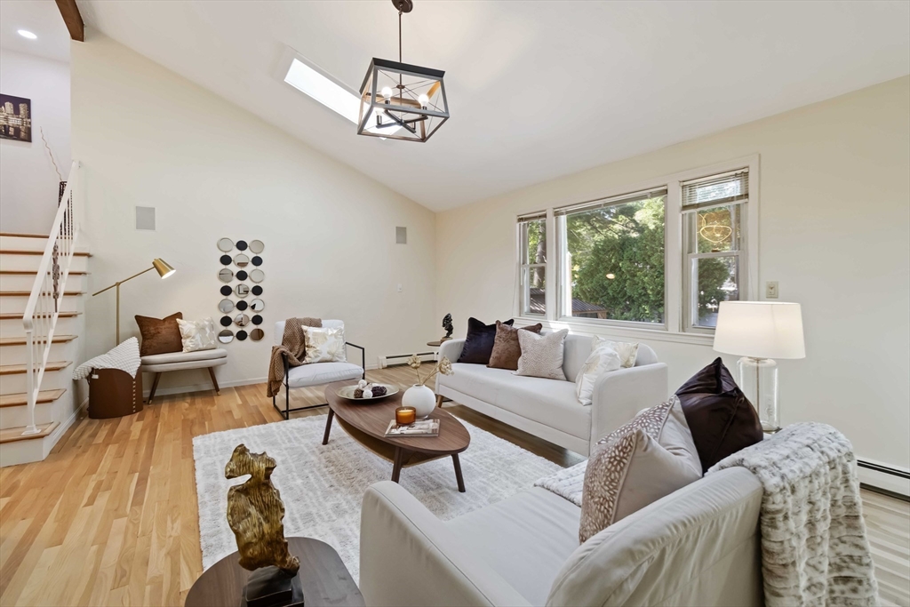 Natick, Massachusetts, 01760, United States, 4 Bedrooms Bedrooms, ,4 BathroomsBathrooms,Residential,For Sale,1950853