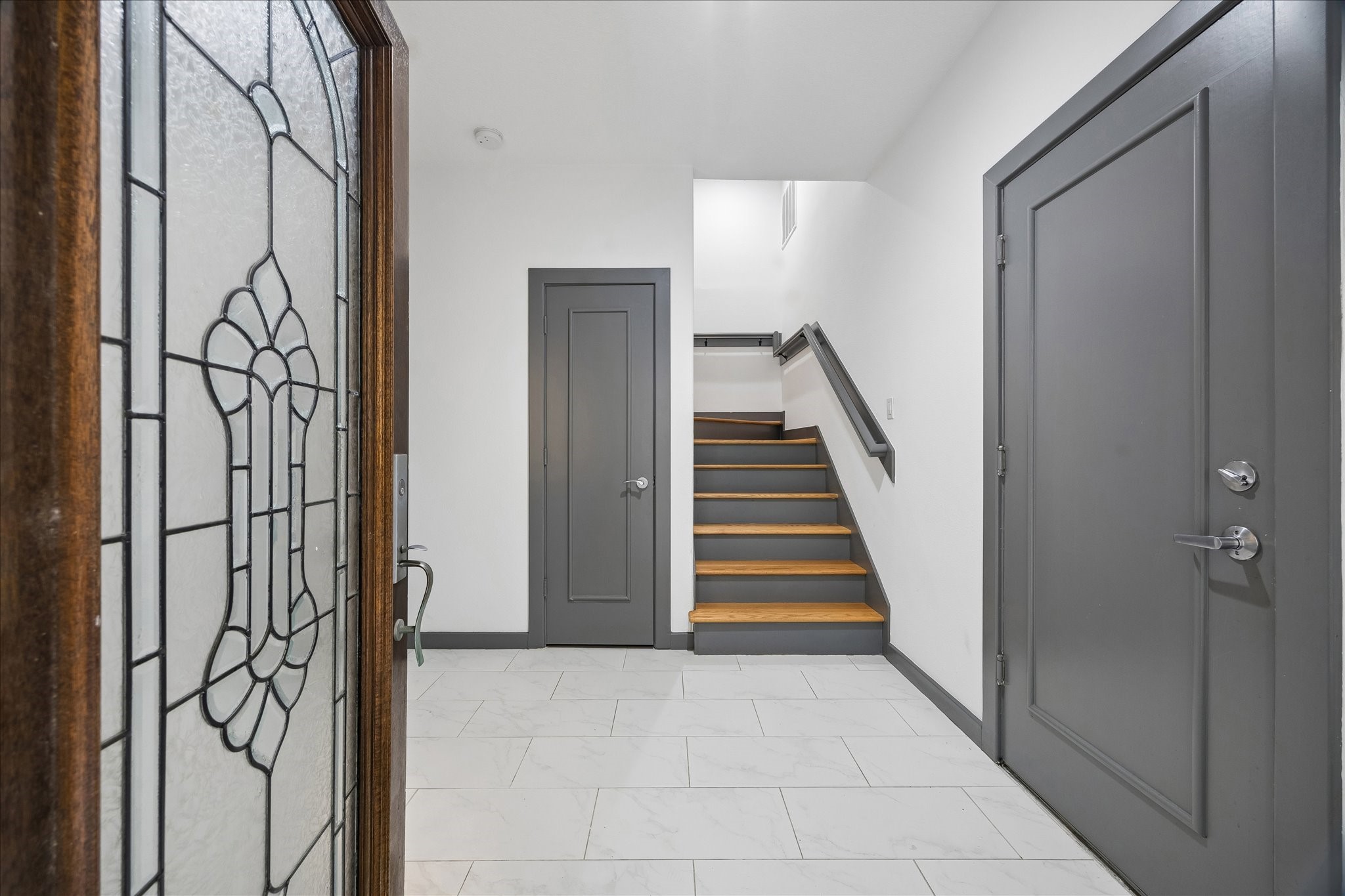  6406 Rodrigo Street B - 物件實景