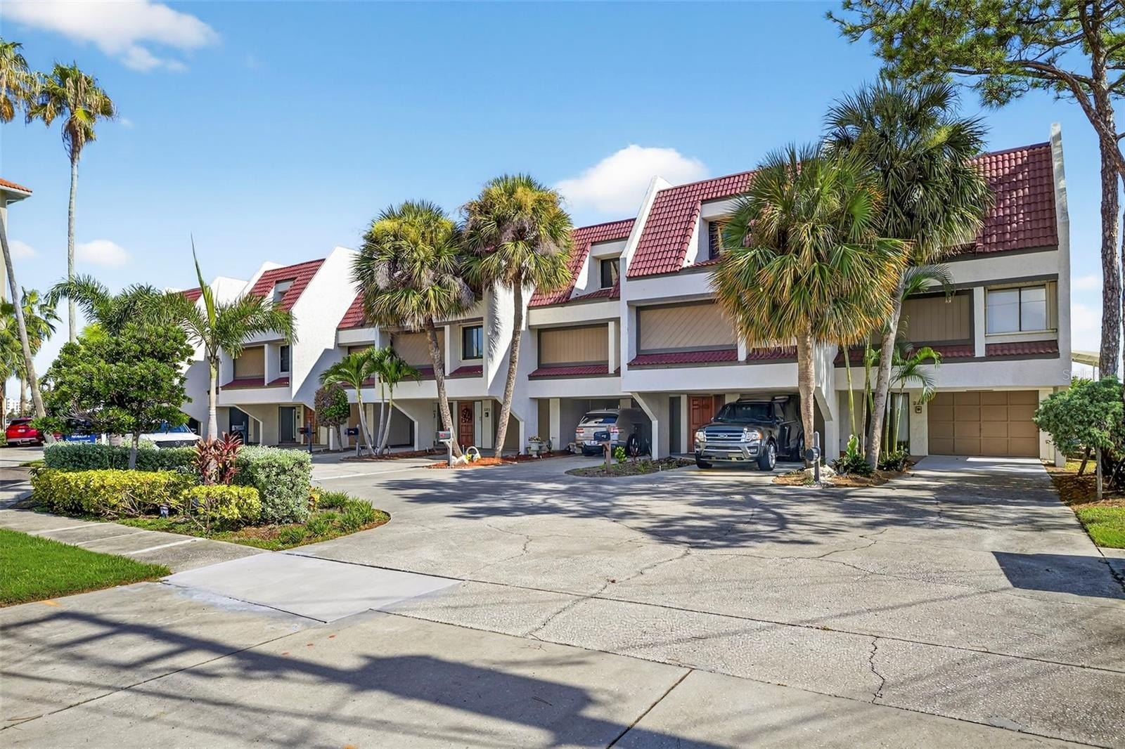 CLEARWATER BEACH, Florida, 33767, United States, 3 Bedrooms Bedrooms, ,3 BathroomsBathrooms,Residential,For Sale,1976812