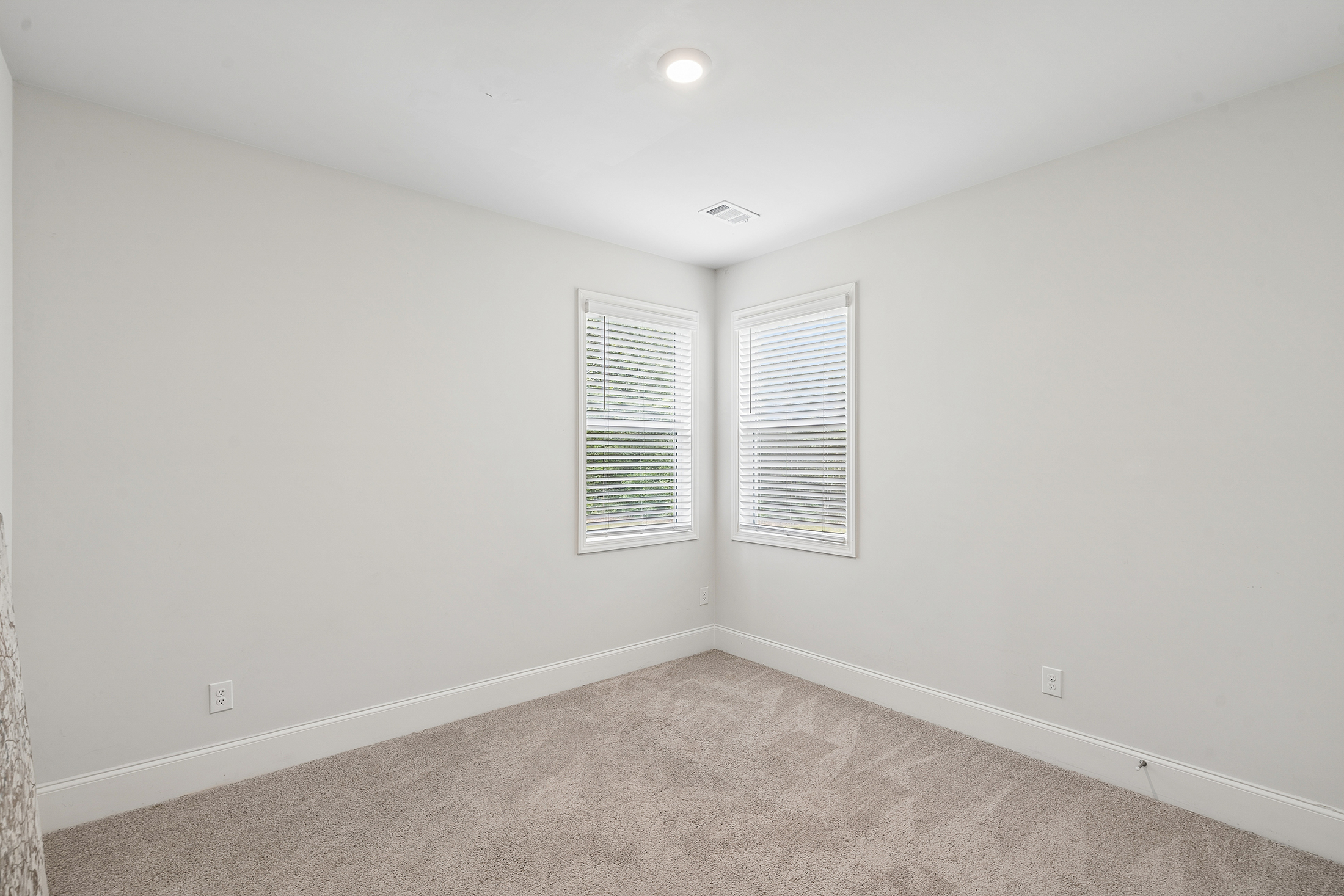  Beautifully Maintained Newer Construction Home on Private Cul-de-sac Lot - 物件實景