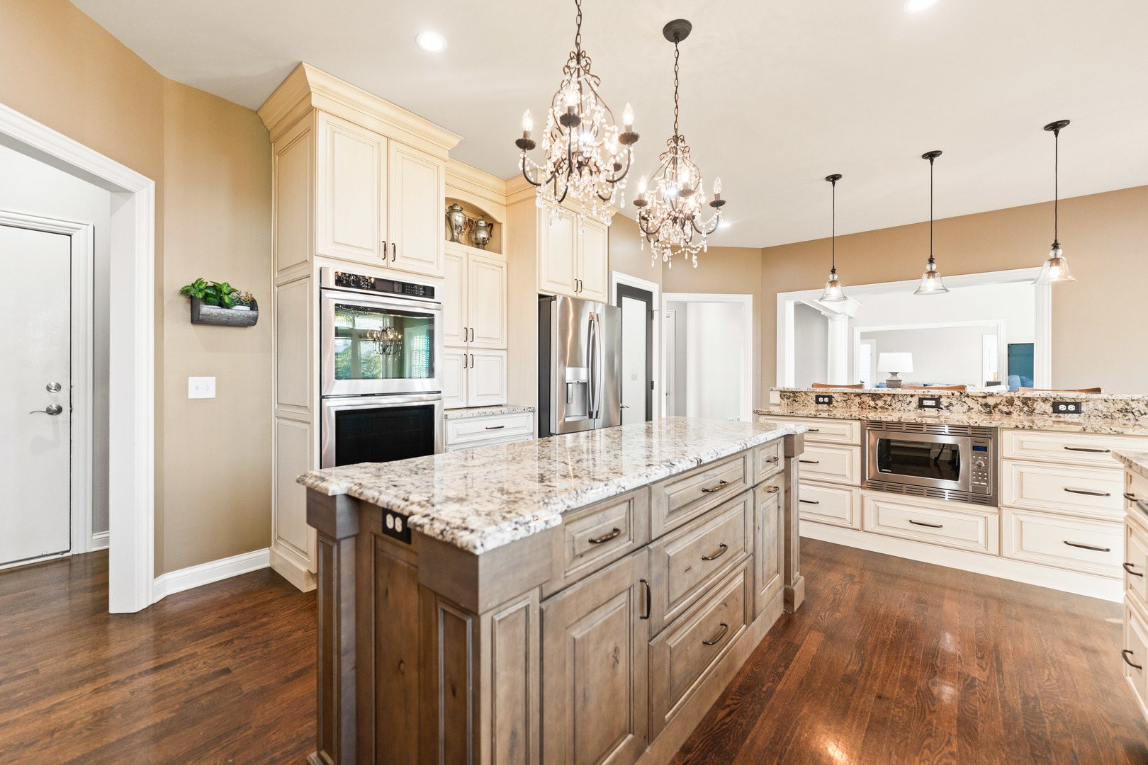 St. Charles, Illinois, 60175, United States, 5 Bedrooms Bedrooms, ,5 BathroomsBathrooms,Residential,For Sale,1989191