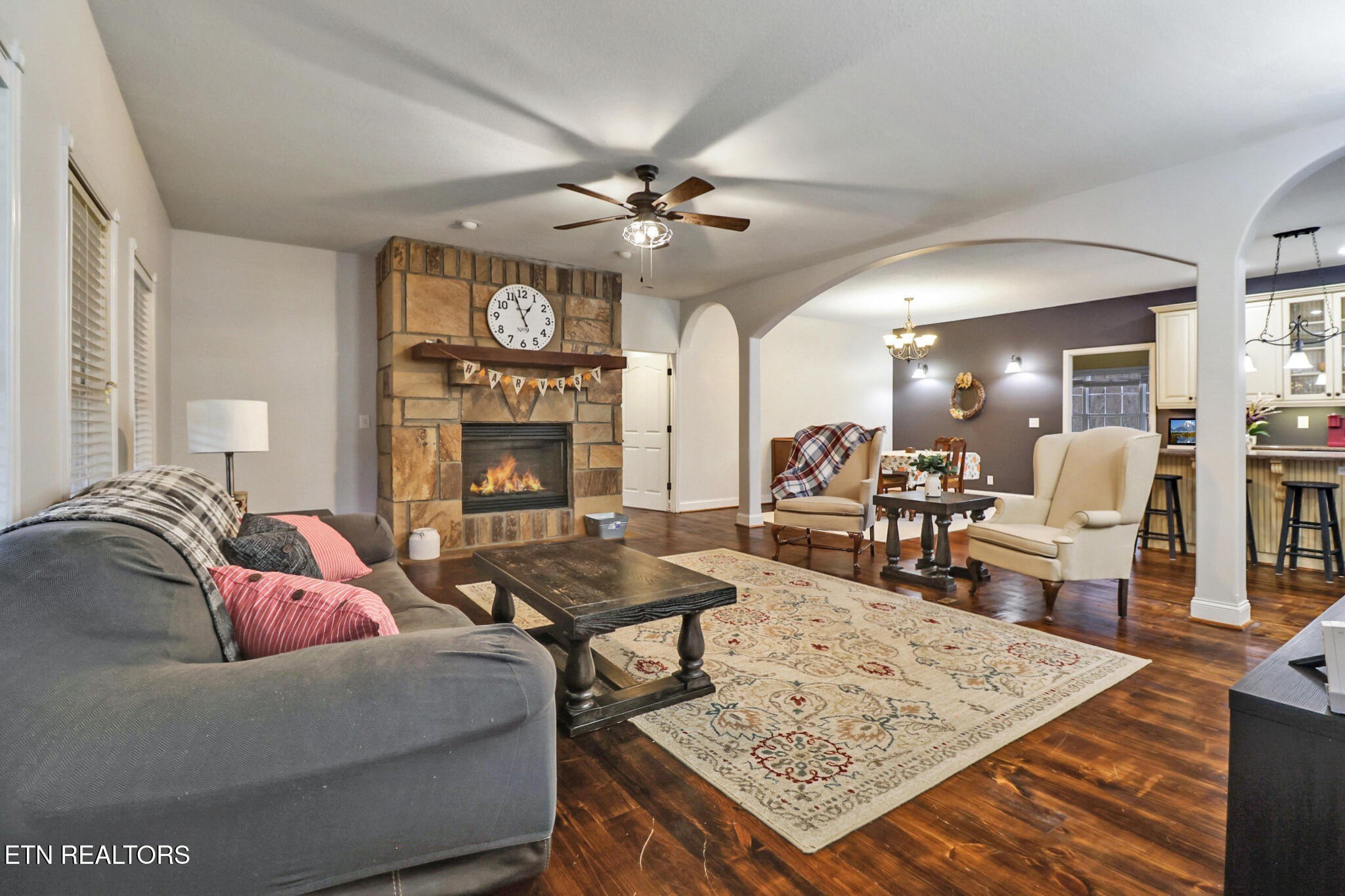 Crossville, Tennessee, 38572, United States, 2 Bedrooms Bedrooms, ,3 BathroomsBathrooms,Residential,For Sale,1998694