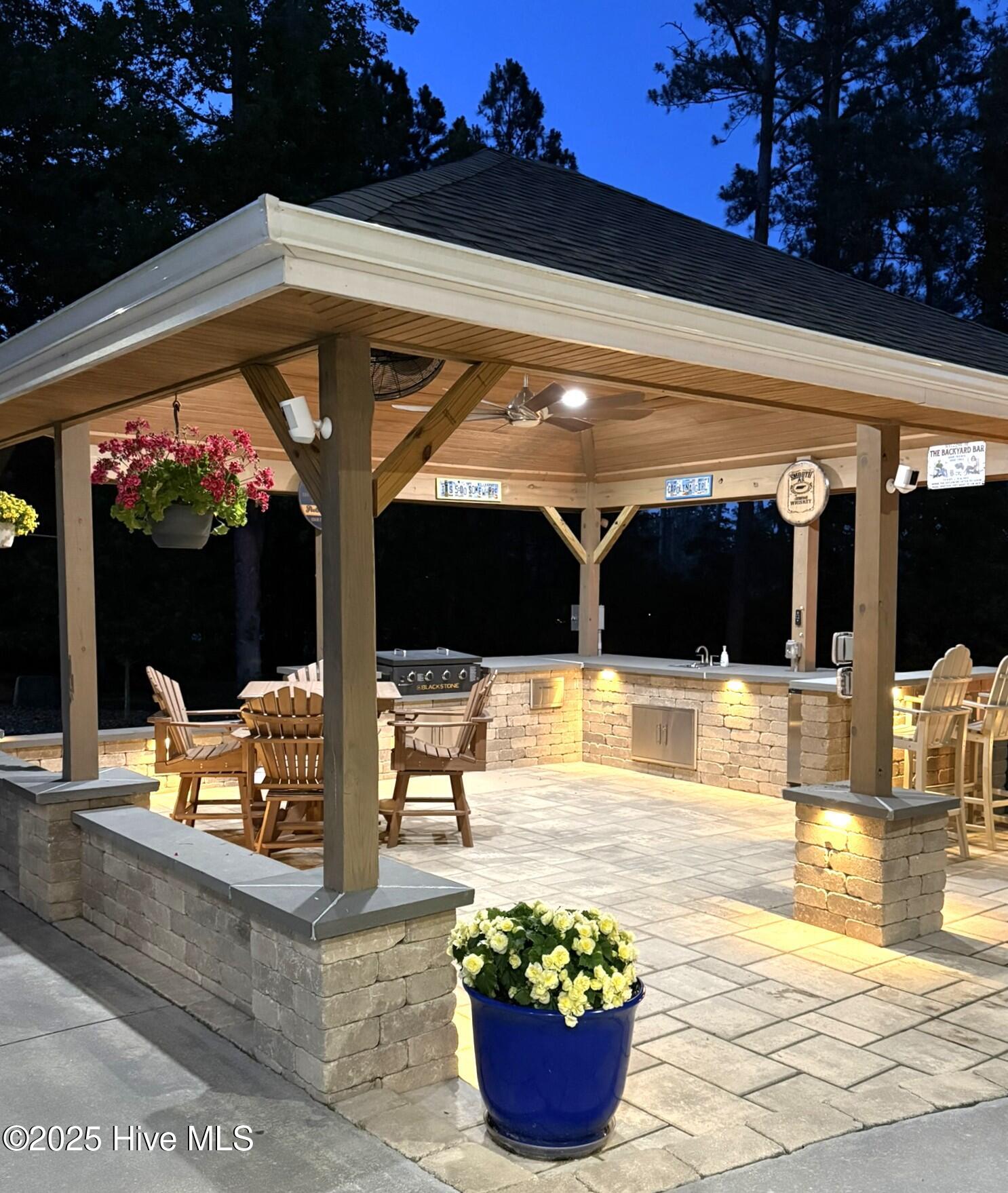 Chocowinity, North Carolina, 27817, United States, 4 Bedrooms Bedrooms, ,5 BathroomsBathrooms,Residential,For Sale,1827727