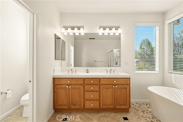 Chowchilla, California, 93610, United States, 5 Bedrooms Bedrooms, ,4 BathroomsBathrooms,Residential,For Sale,2005891