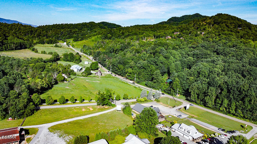 Sevierville, Tennessee, 37862, United States, 3 Bedrooms Bedrooms, ,4 BathroomsBathrooms,Residential,For Sale,1976735