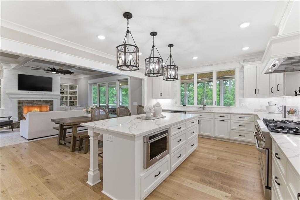 Waleska, Georgia, 30183, United States, 4 Bedrooms Bedrooms, ,4 BathroomsBathrooms,Residential,For Sale,2048996