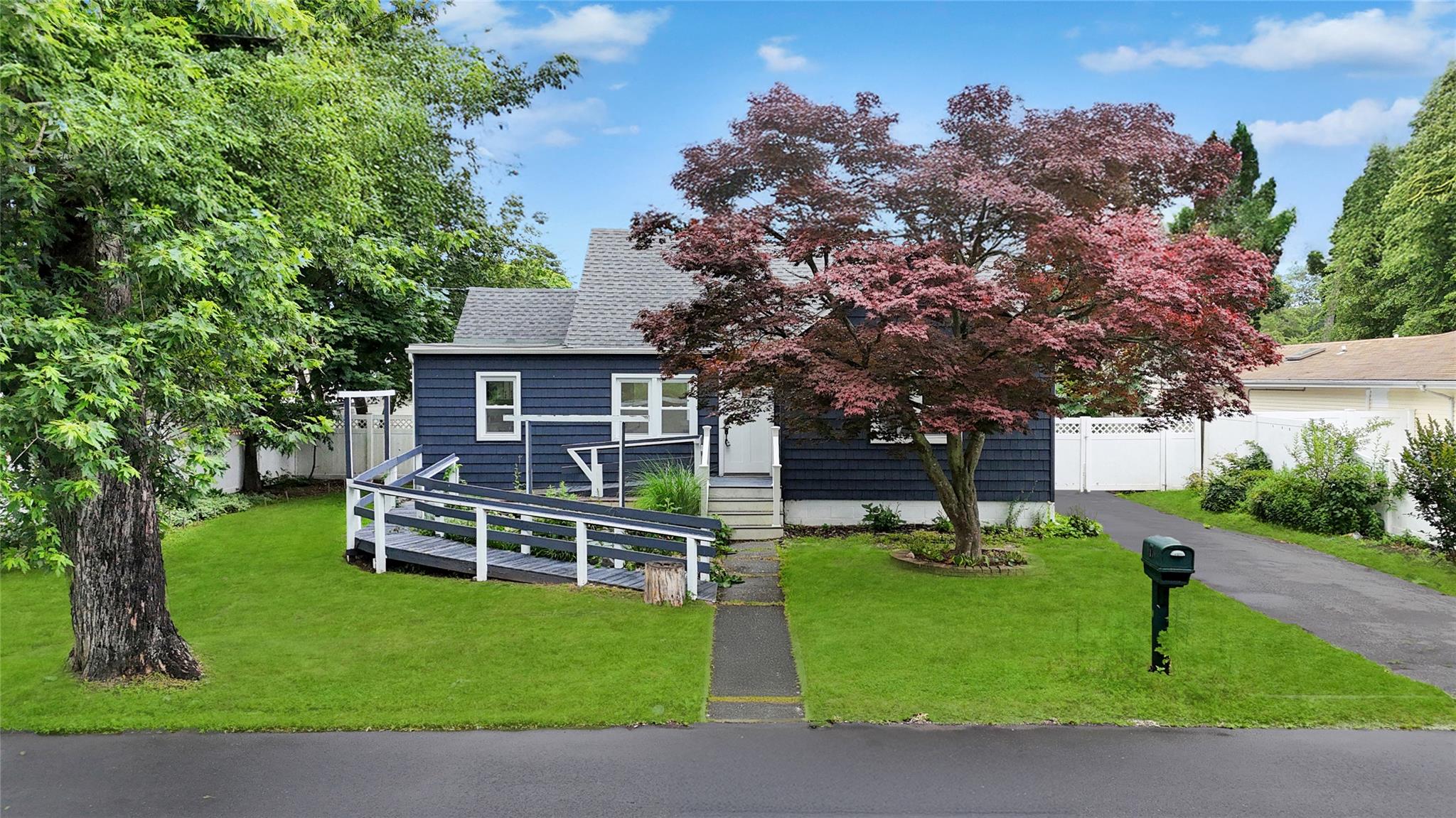 Shirley, New York, 11967, United States, 5 Bedrooms Bedrooms, ,2 BathroomsBathrooms,Residential,For Sale,1965339