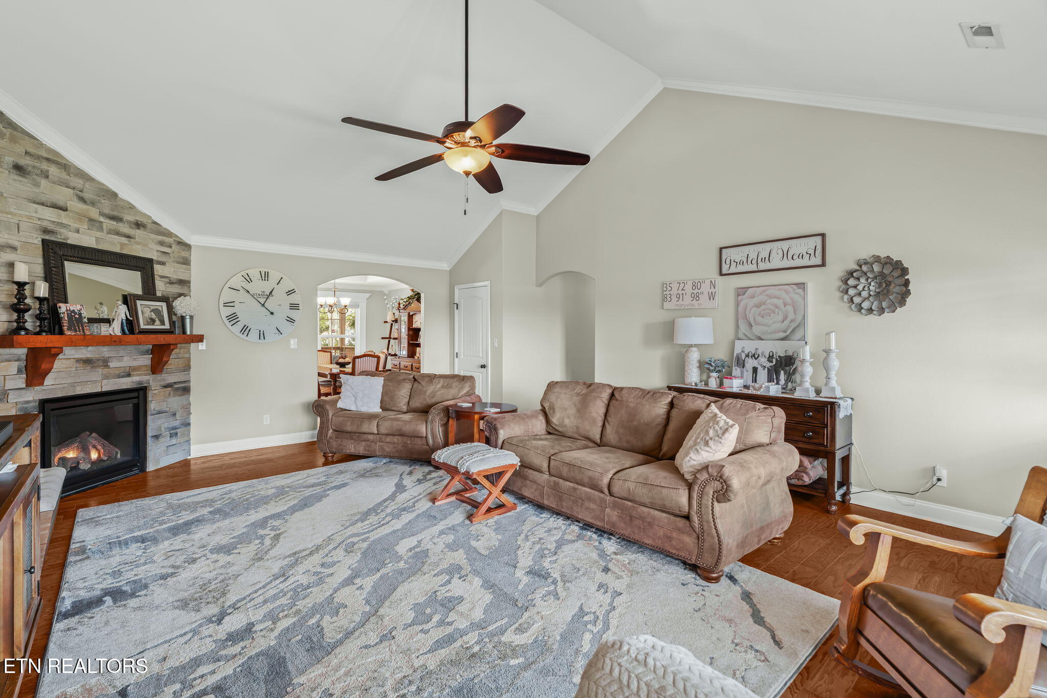 Maryville, Tennessee, 37803, United States, 3 Bedrooms Bedrooms, ,2 BathroomsBathrooms,Residential,For Sale,1942591