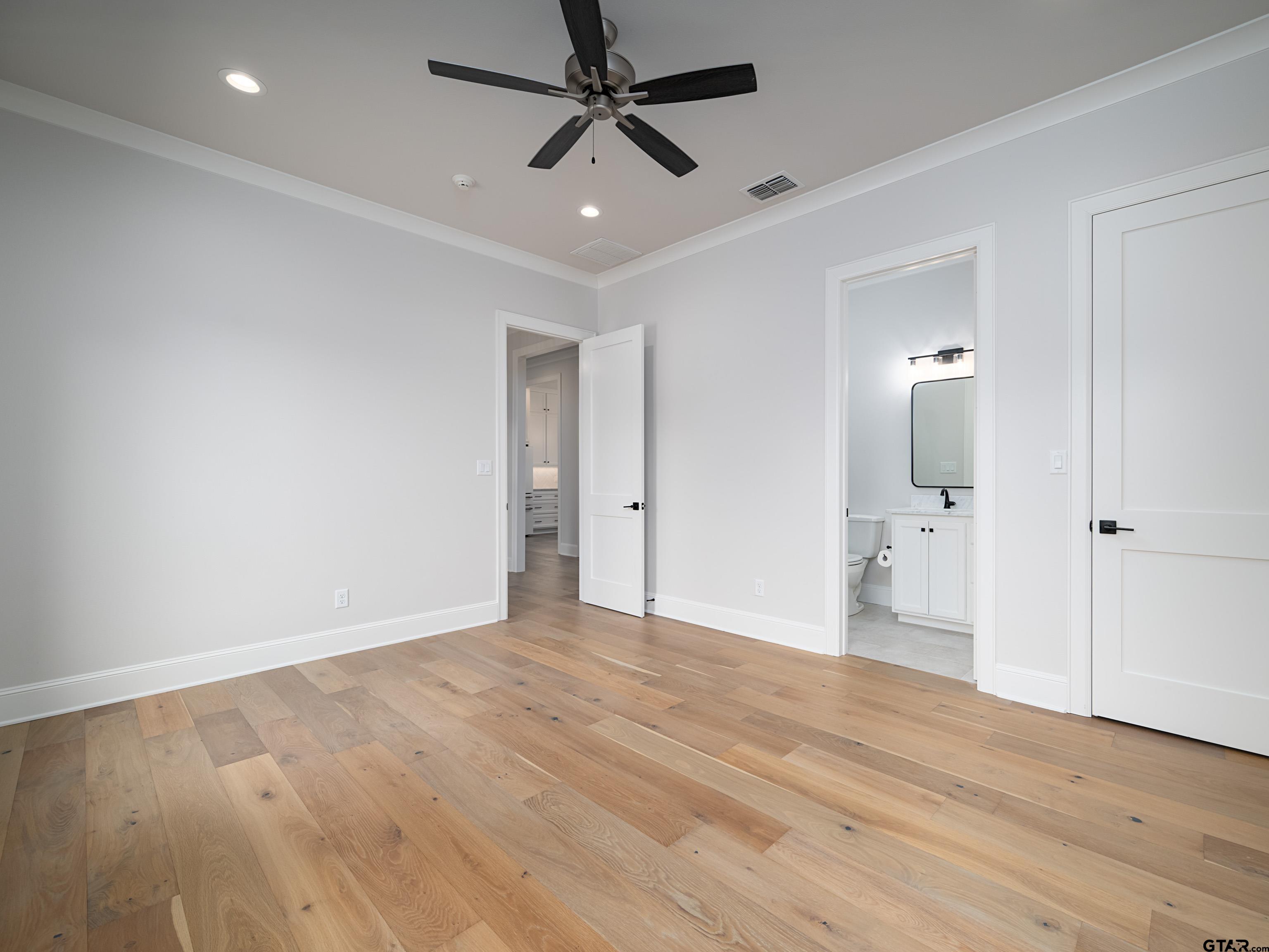 Tyler, Texas, 75703, United States, 3 Bedrooms Bedrooms, ,3 BathroomsBathrooms,Residential,For Sale,1985423