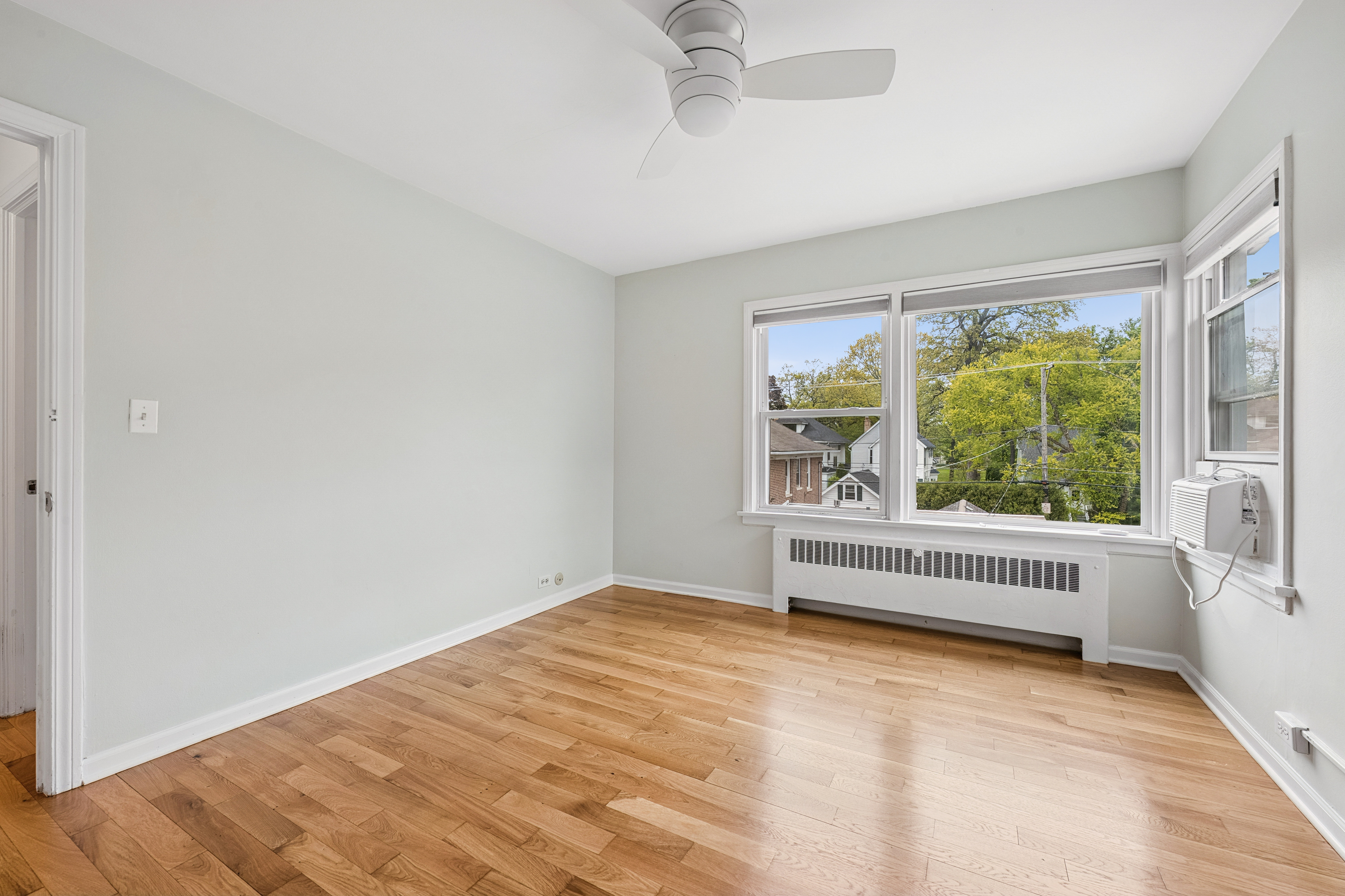  Welcome to Your Sunny Little Slice of Evanston - 物件實景