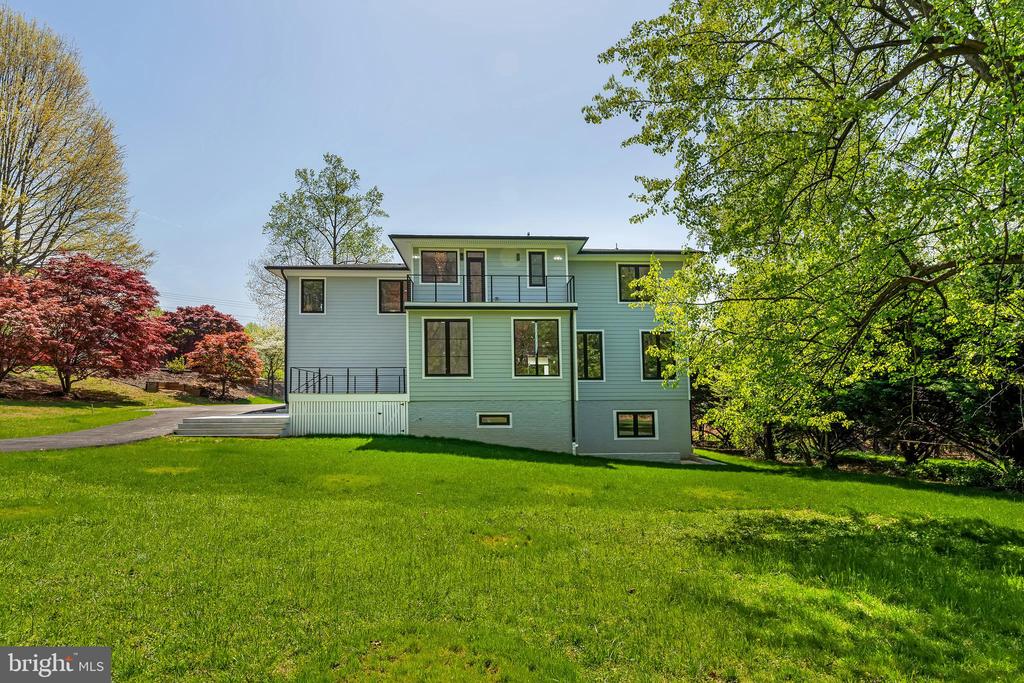 Herndon, Virginia, 20170, United States, 6 Bedrooms Bedrooms, ,6 BathroomsBathrooms,Residential,For Sale,1941281