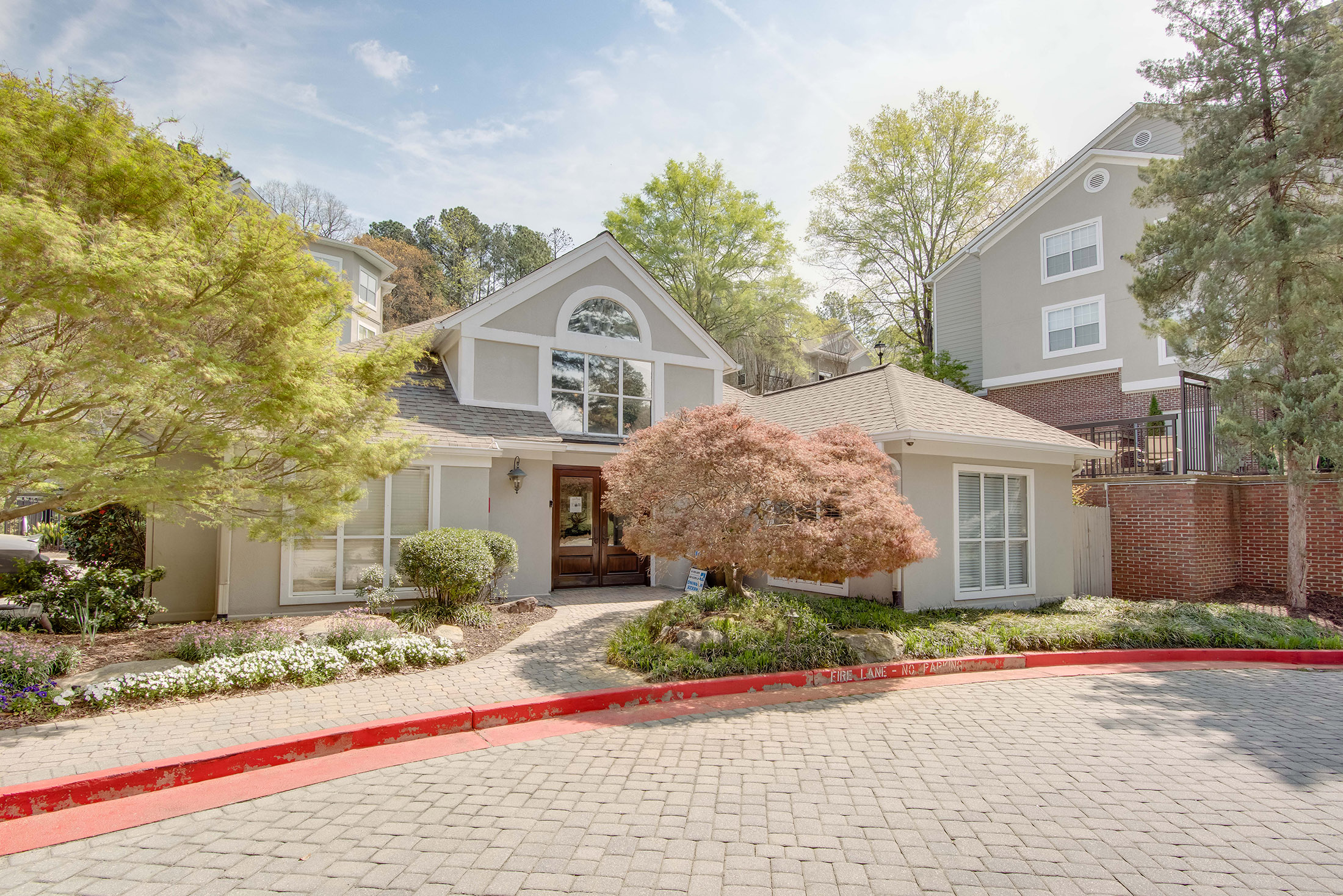  Spacious Corner Unit Condo in Resort-Style Community - 物件實景