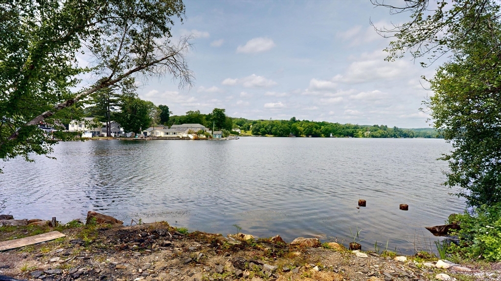 Worcester, Massachusetts, 01606, United States, 2 Bedrooms Bedrooms, ,2 BathroomsBathrooms,Residential,For Sale,1876220