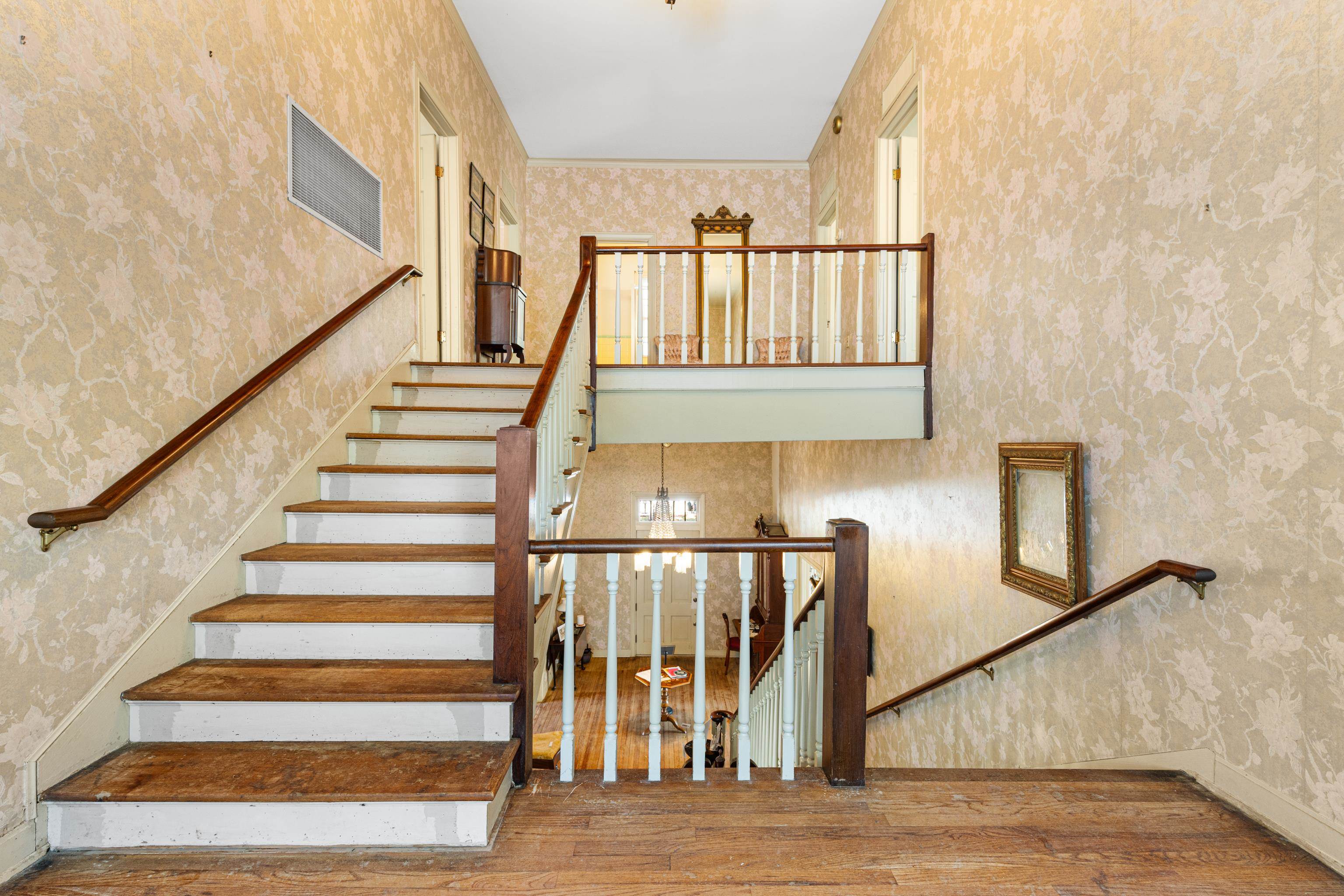 Jefferson, Texas, 75657, United States, 5 Bedrooms Bedrooms, ,5 BathroomsBathrooms,Residential,For Sale,1978271