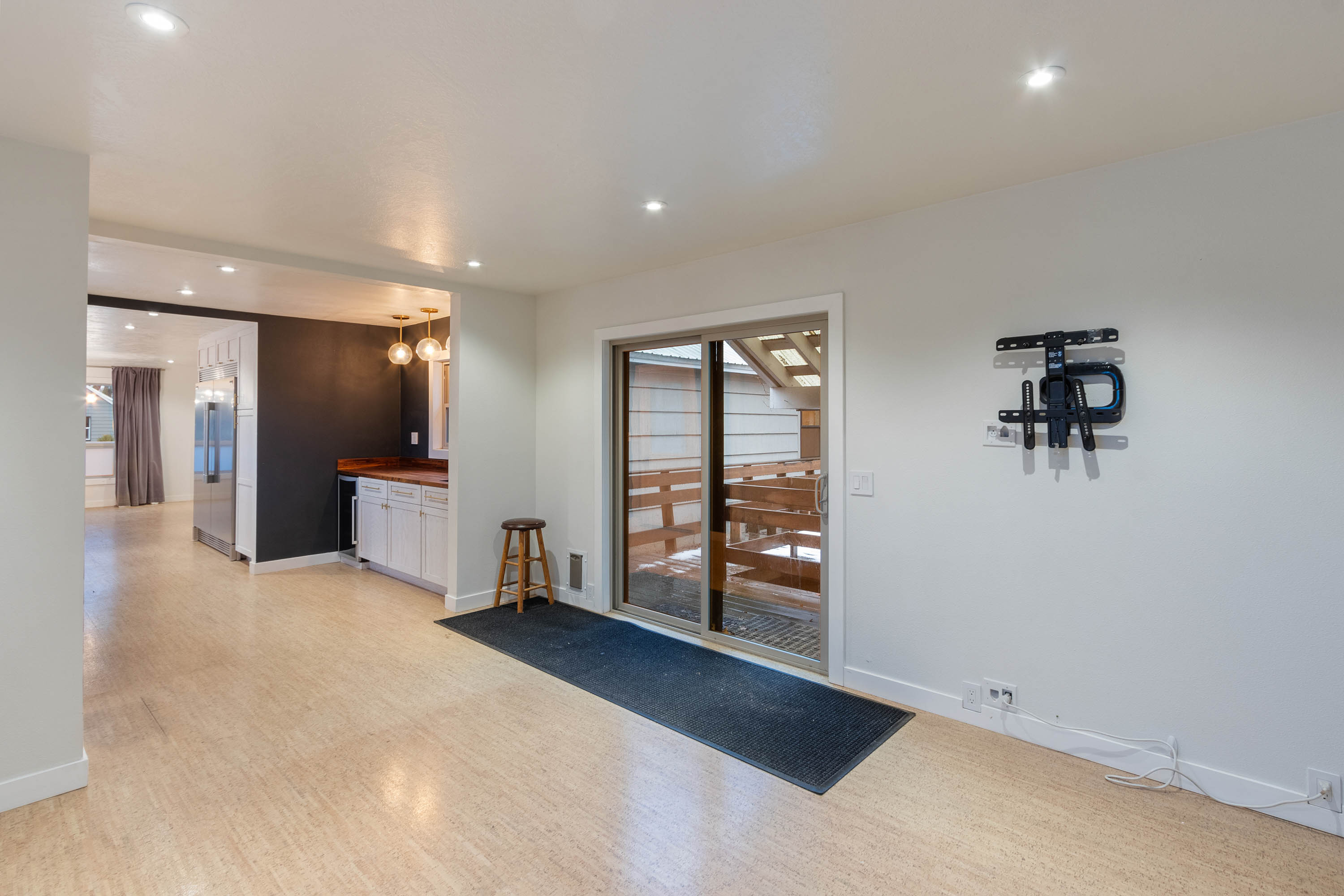 Sandpoint, Idaho, 83864, United States, 3 Bedrooms Bedrooms, ,2 BathroomsBathrooms,Residential,For Sale,2005547