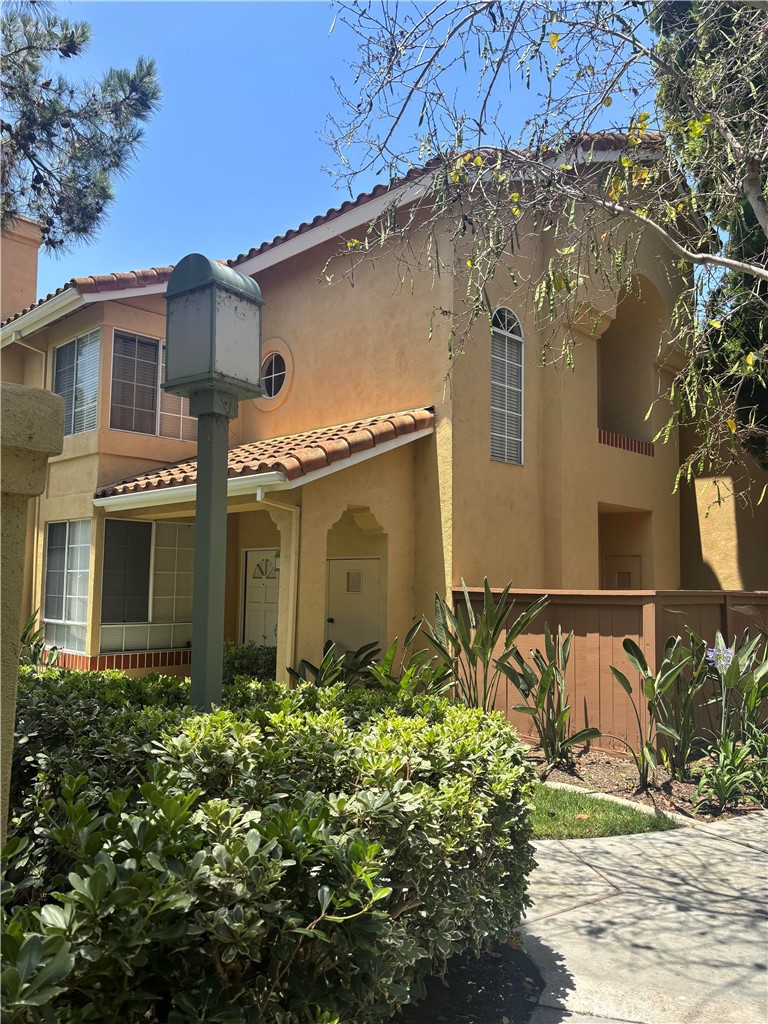 Irvine, California, 92614, United States, 2 Bedrooms Bedrooms, ,3 BathroomsBathrooms,Residential,For Sale,1922960