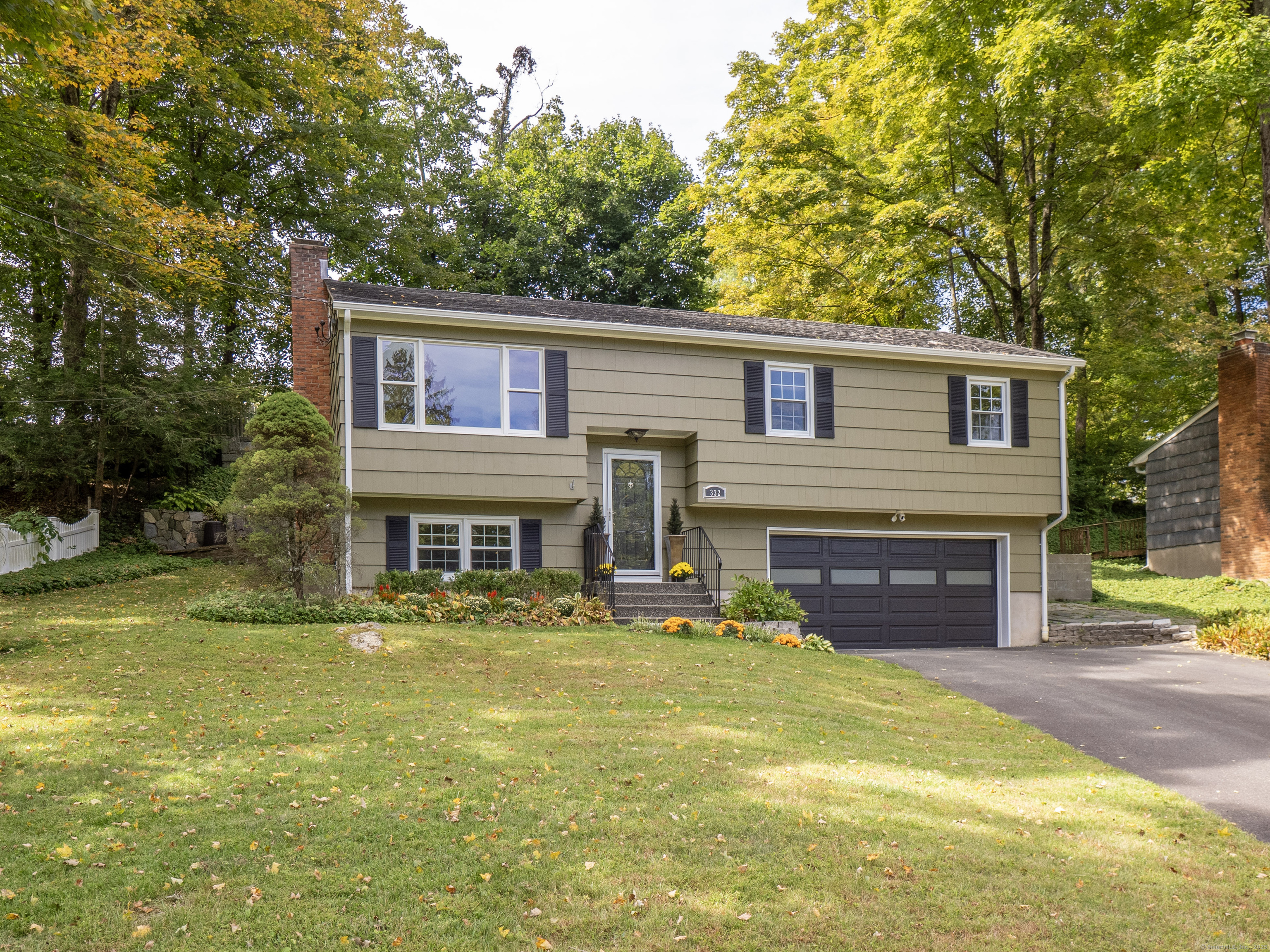Ridgefield, Connecticut, 06877, United States, 3 Bedrooms Bedrooms, ,3 BathroomsBathrooms,Residential,For Sale,1950980