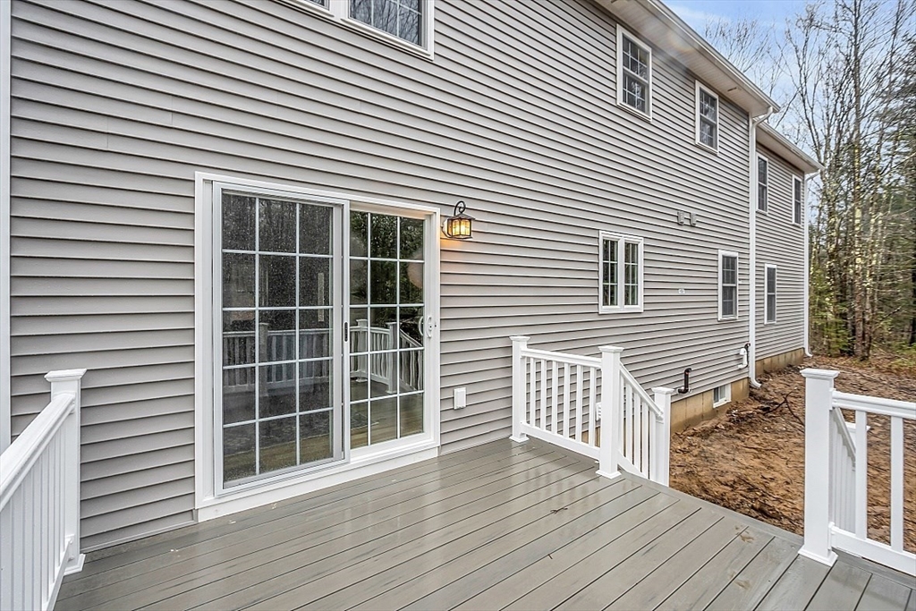 Leominster, Massachusetts, 01453, United States, 4 Bedrooms Bedrooms, ,3 BathroomsBathrooms,Residential,For Sale,1828563