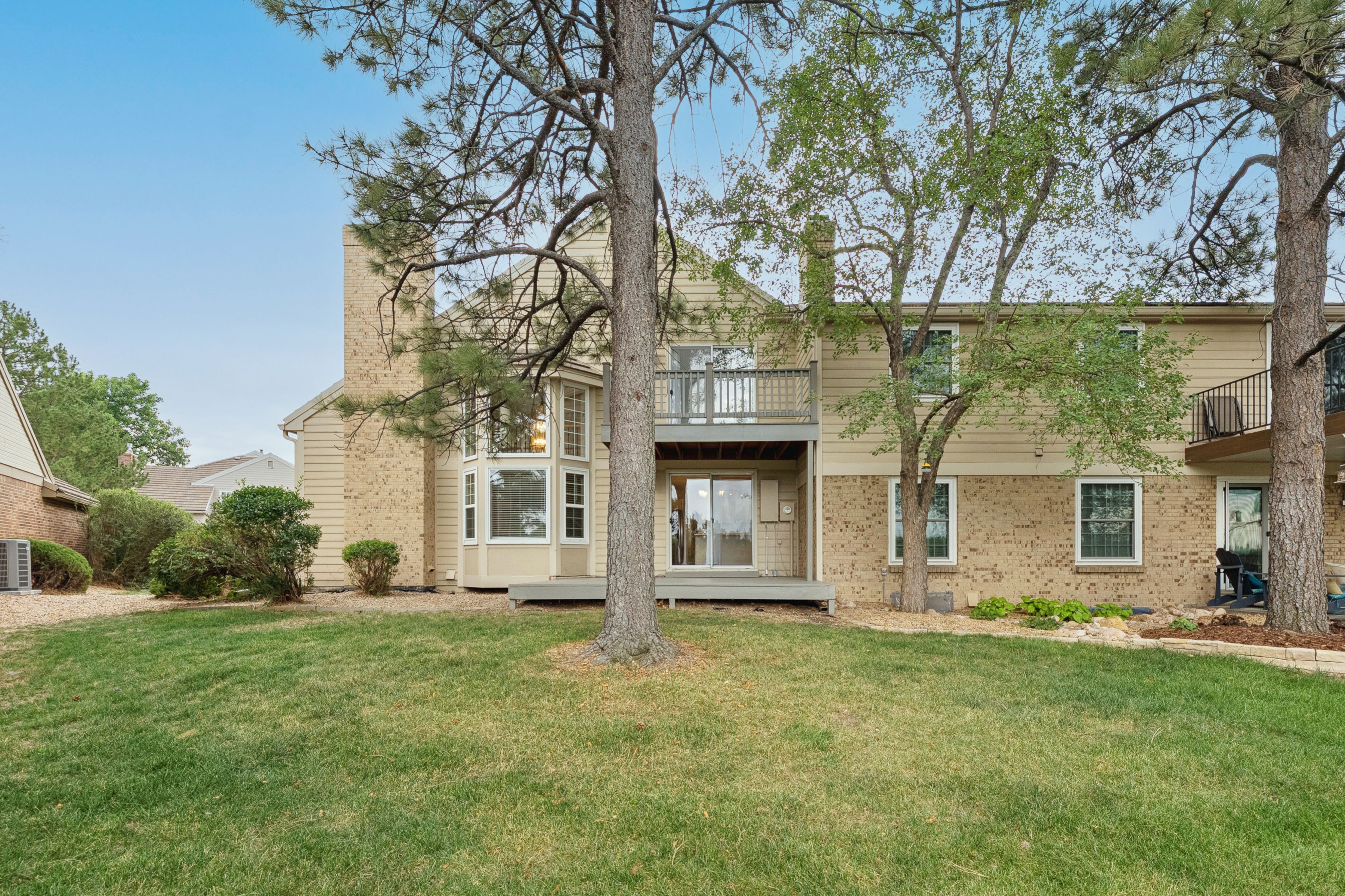  Bright Updated Townhome in Homestead Willows with One-Level Living & Pool Access - 物件實景