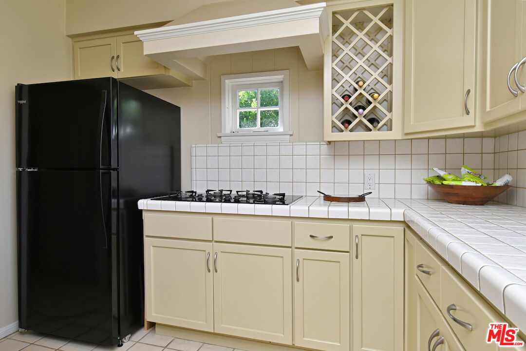 Sherman Oaks, California, 91403, United States, 3 Bedrooms Bedrooms, ,3 BathroomsBathrooms,Residential,For Sale,1989375