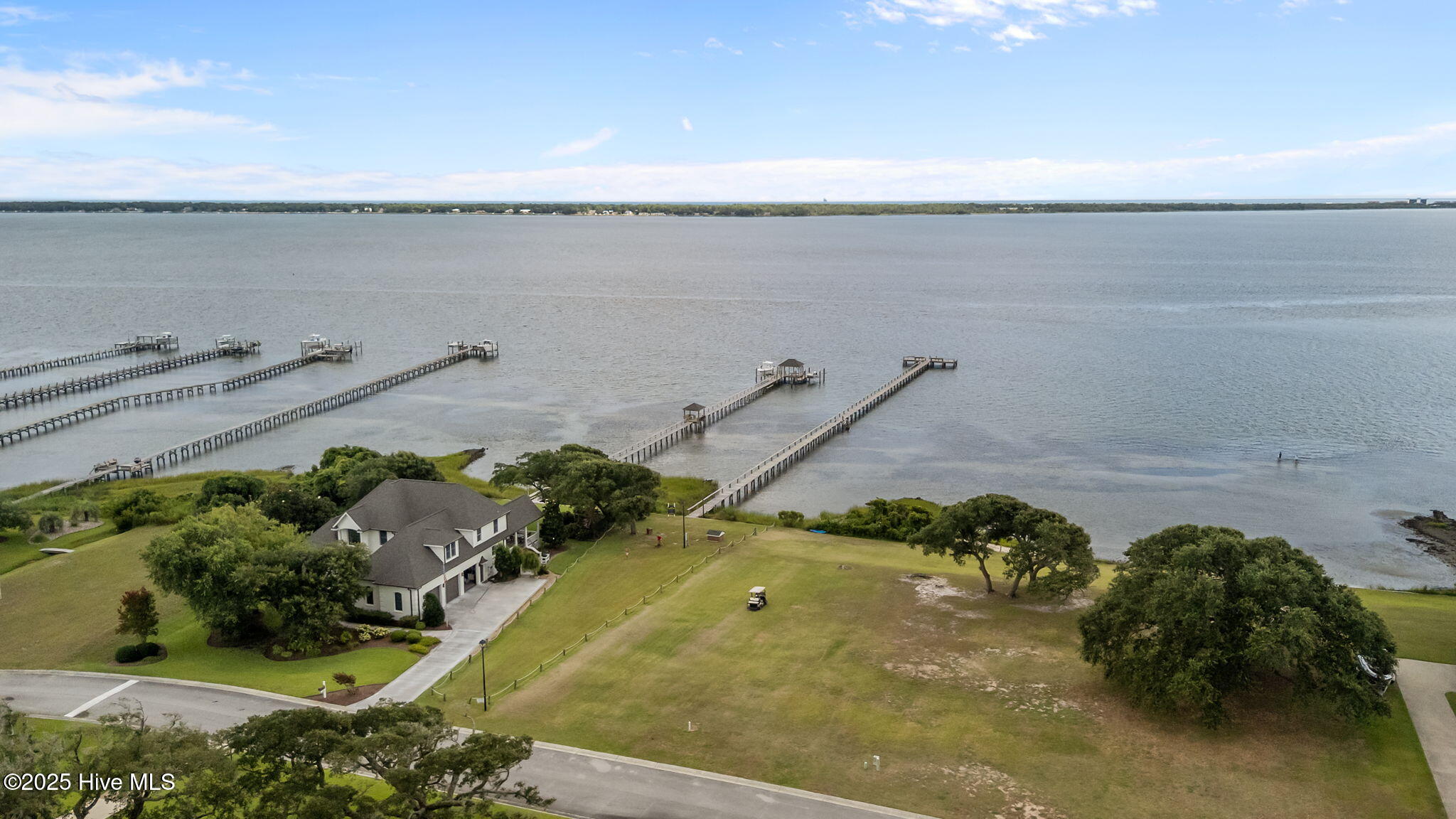 Morehead City, North Carolina, 28557, United States, 5 Bedrooms Bedrooms, ,4 BathroomsBathrooms,Residential,For Sale,1901415