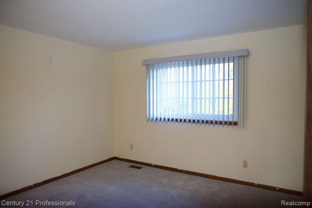 RochesterHills, Michigan, 48309, United States, 4 Bedrooms Bedrooms, ,3 BathroomsBathrooms,Residential,For Sale,1976232