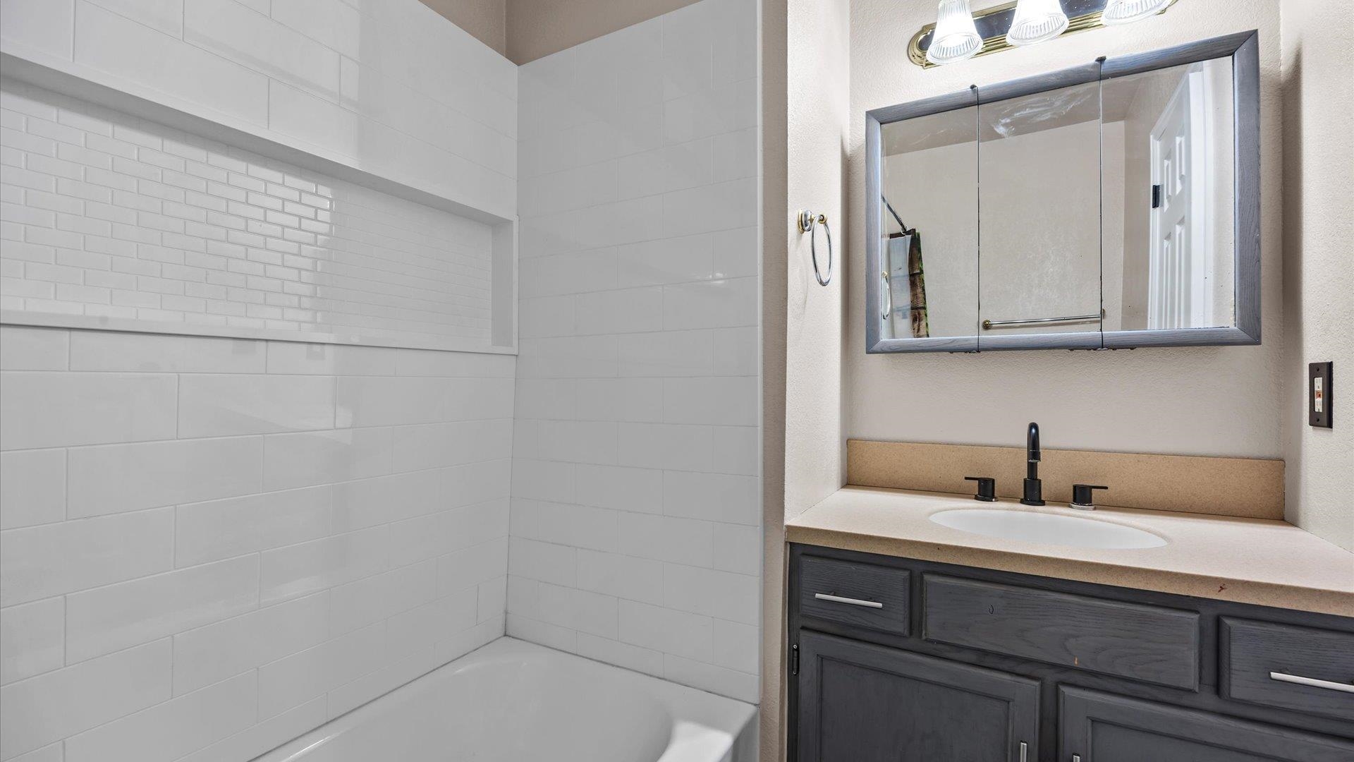 Grand Junction, Colorado, 81507, United States, 3 Bedrooms Bedrooms, ,3 BathroomsBathrooms,Residential,For Sale,1998320