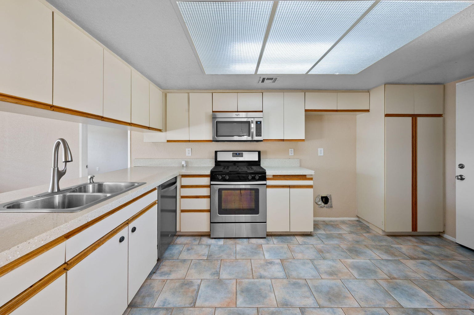 Indio, California, 92203, United States, 3 Bedrooms Bedrooms, ,2 BathroomsBathrooms,Residential,For Sale,1973711