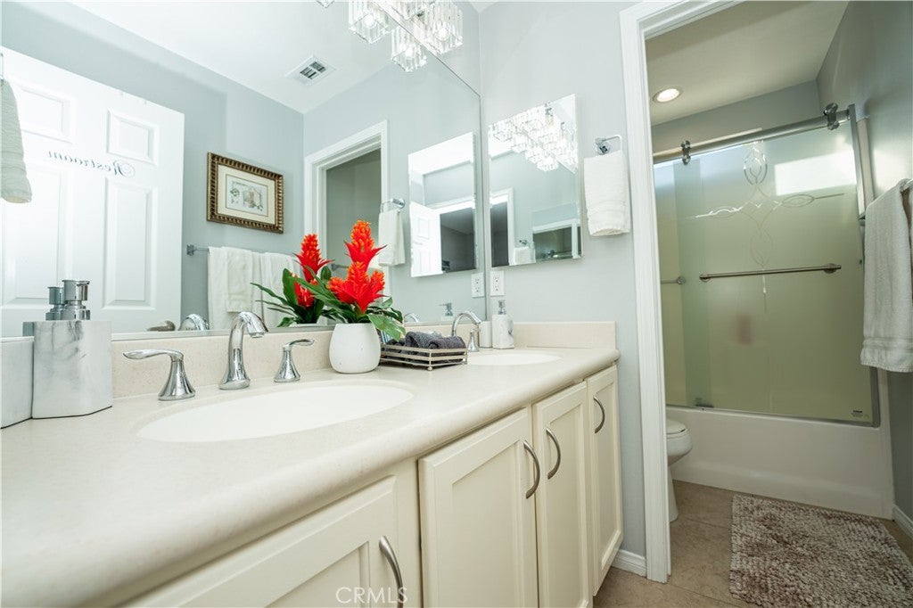 Indio, California, 92203, United States, 5 Bedrooms Bedrooms, ,3 BathroomsBathrooms,Residential,For Sale,1989302