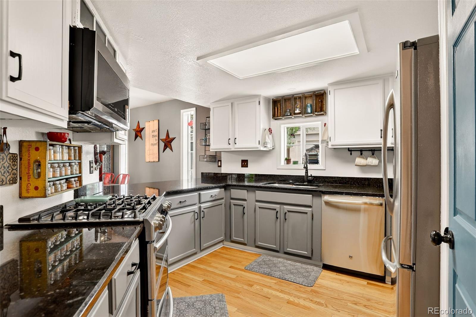 Littleton, Colorado, 80123, United States, 3 Bedrooms Bedrooms, ,3 BathroomsBathrooms,Residential,For Sale,1918351