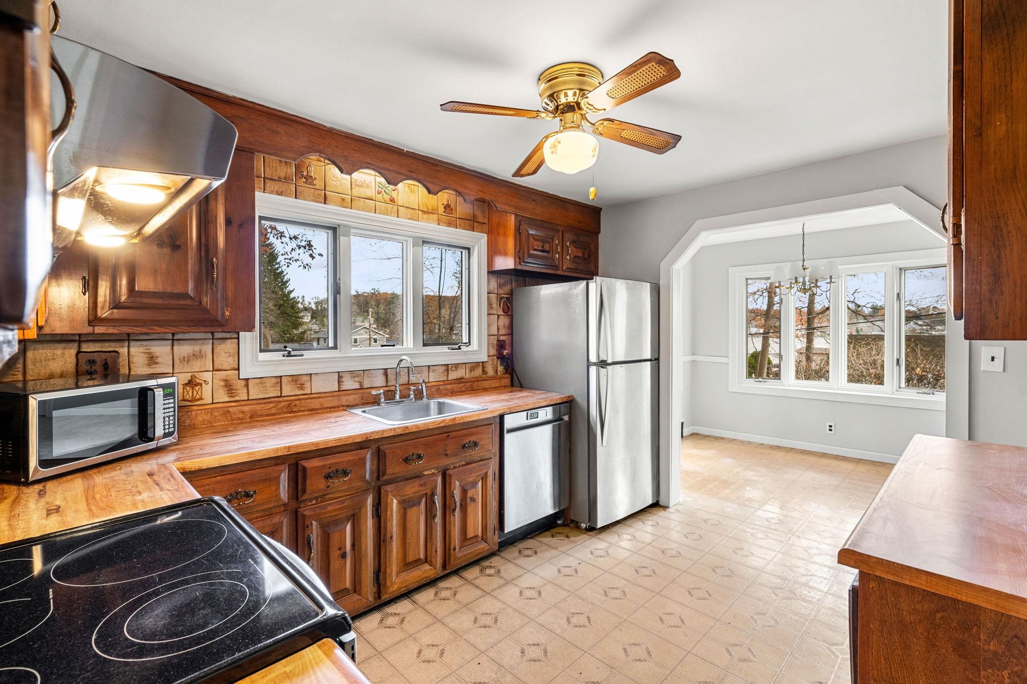 Pelham, New Hampshire, 03076, United States, 3 Bedrooms Bedrooms, ,1 BathroomBathrooms,Residential,For Sale,1991276