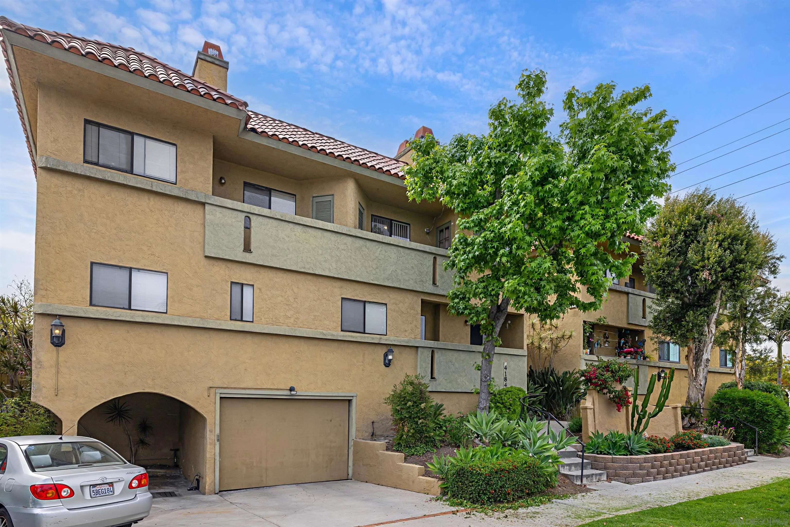 San Diego, California, 92104, United States, 2 Bedrooms Bedrooms, ,2 BathroomsBathrooms,Residential,For Sale,1917788
