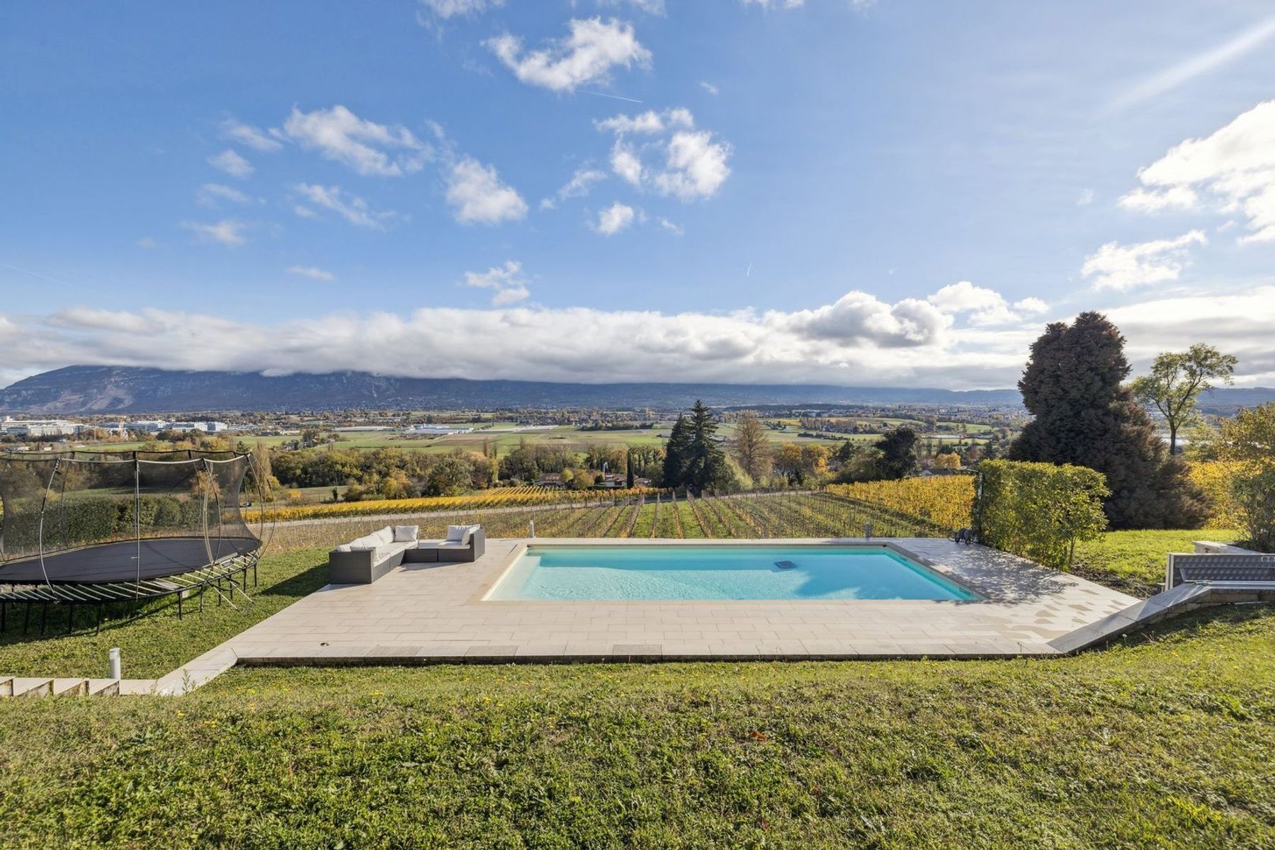  9-room detached villa with panoramic view - 物件實景