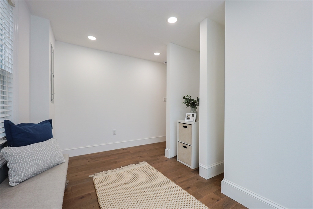 Melrose, Massachusetts, 02176, United States, 2 Bedrooms Bedrooms, ,1 BathroomBathrooms,Residential,For Sale,2012344