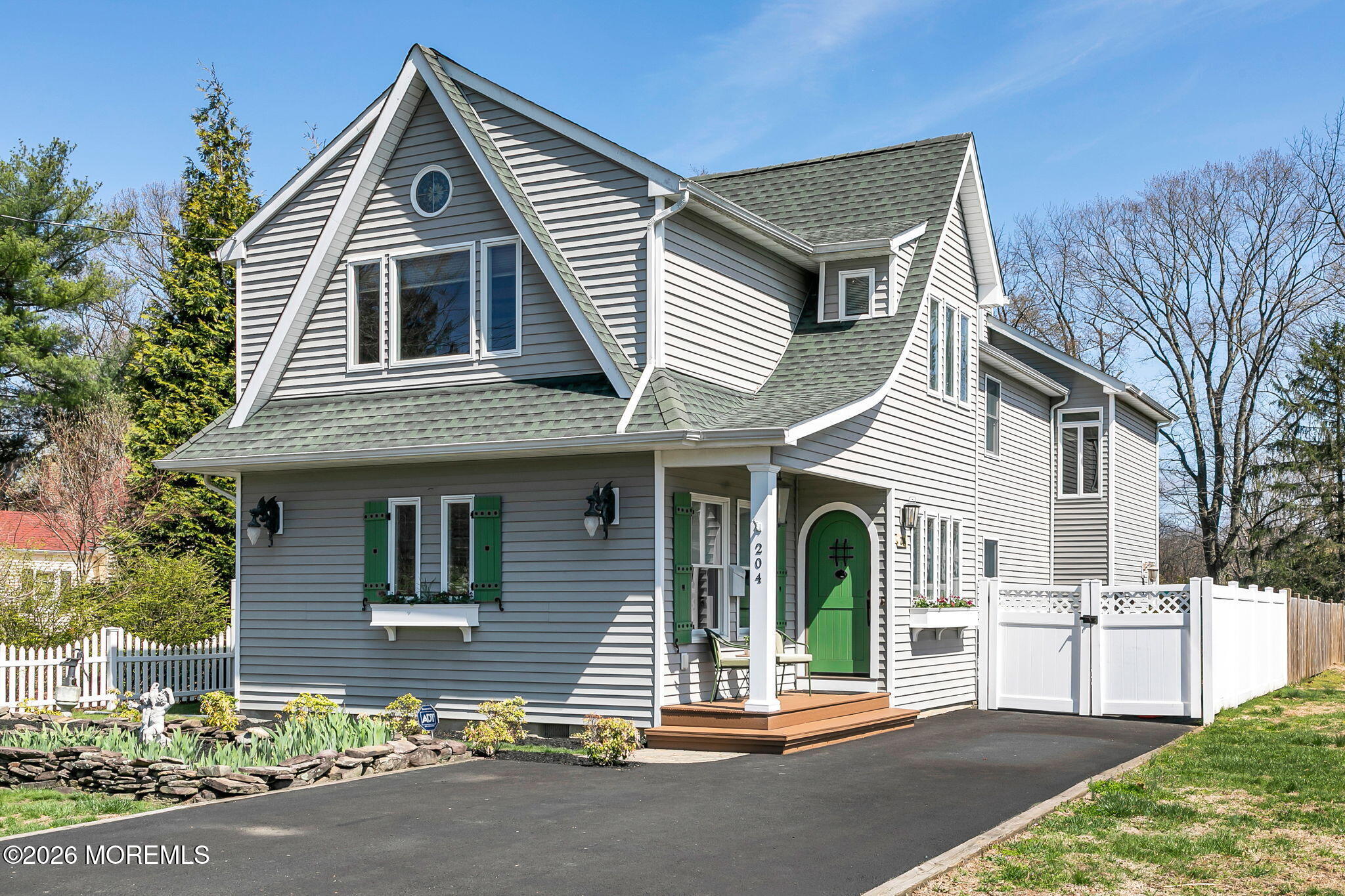 Red Bank, New Jersey, 07701, United States, ,3 BathroomsBathrooms,Residential,For Sale,2040176