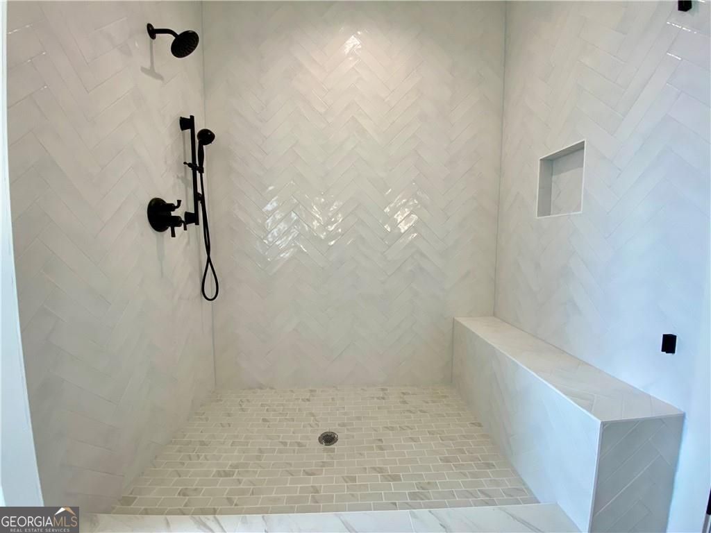 Gainesville, Georgia, 30506, United States, 5 Bedrooms Bedrooms, ,6 BathroomsBathrooms,Residential,For Sale,1908175