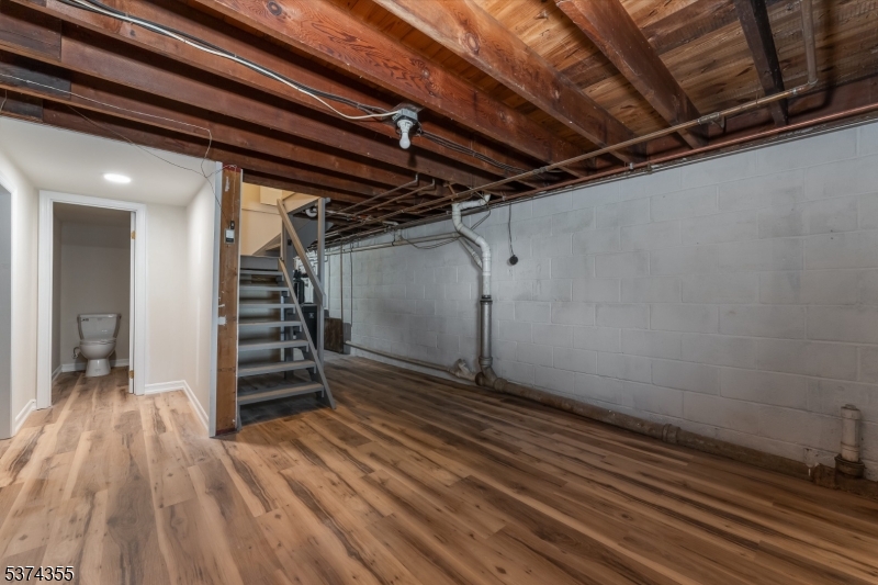 Clinton Town, New Jersey, 08809, United States, 3 Bedrooms Bedrooms, ,2 BathroomsBathrooms,Residential,For Sale,1901106