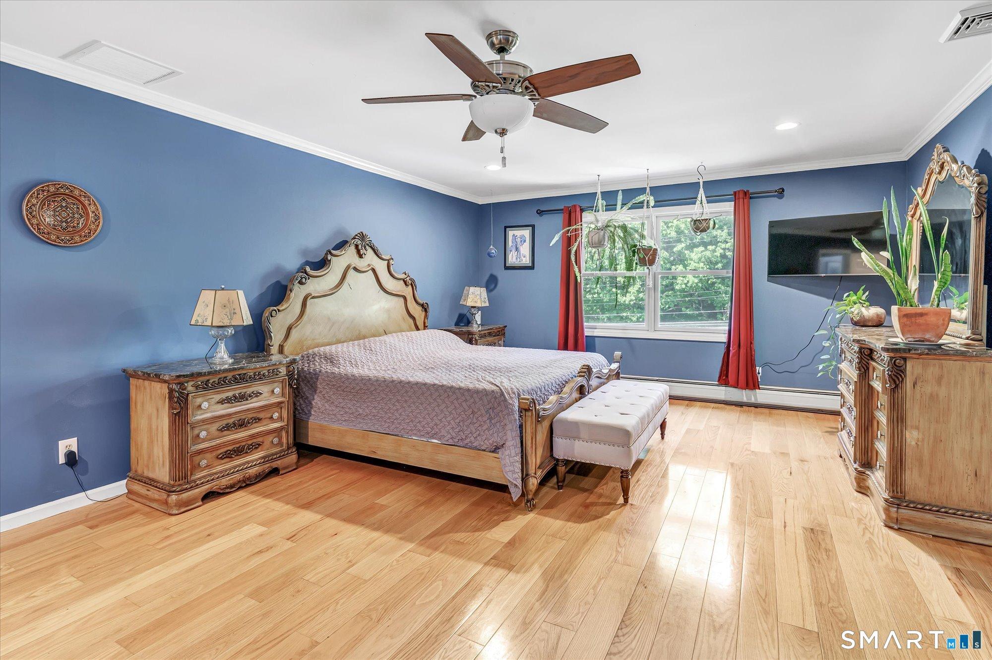 Shelton, Connecticut, 06484, United States, 4 Bedrooms Bedrooms, ,4 BathroomsBathrooms,Residential,For Sale,2049077